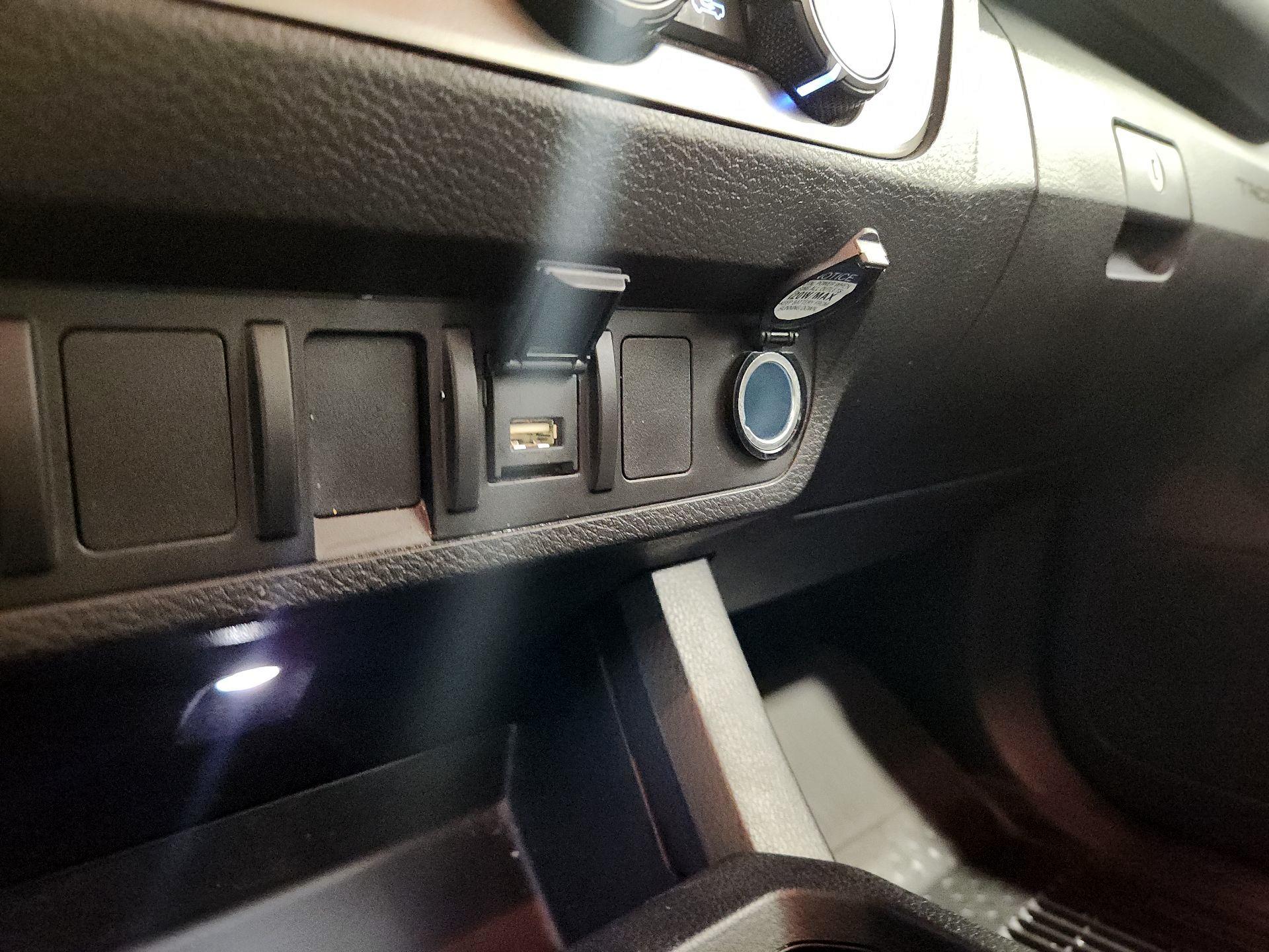 Thumbnail: 2021 Toyota Tacoma - 18