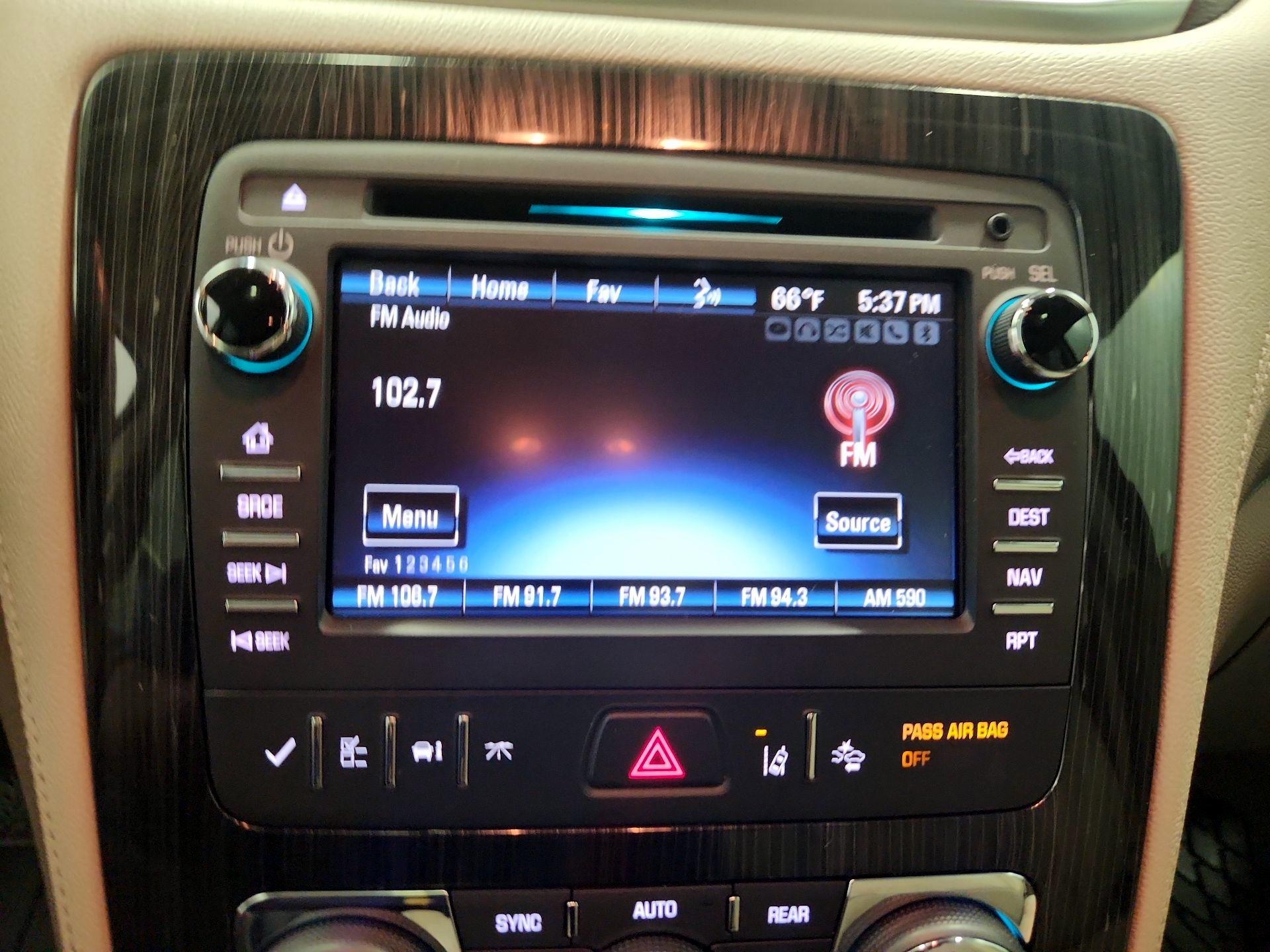 Thumbnail: 2015 Chevrolet Traverse - 16