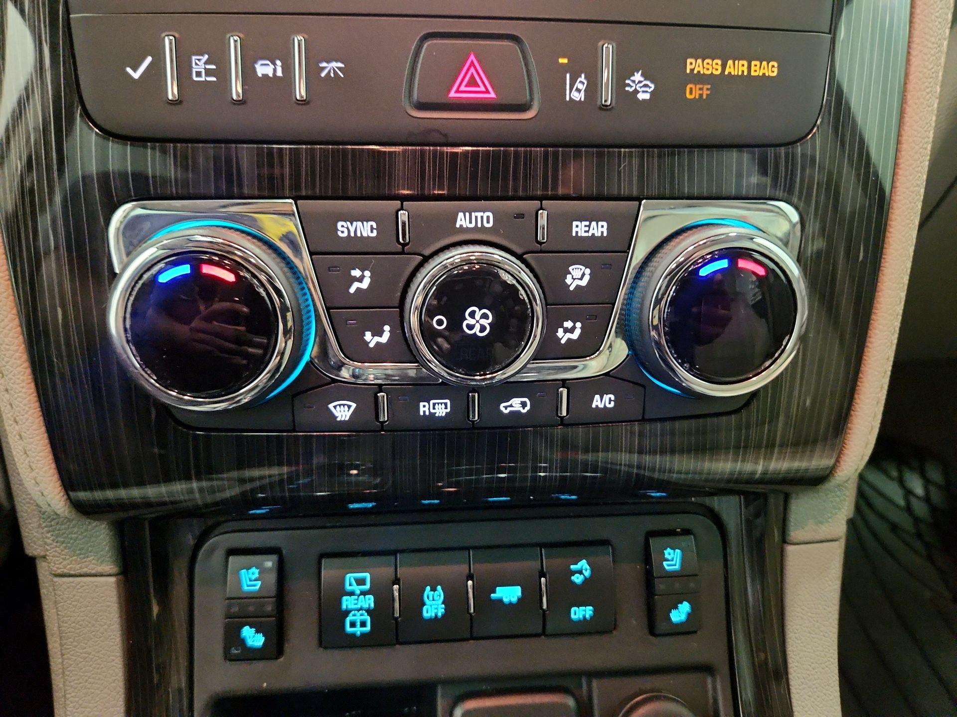 Thumbnail: 2015 Chevrolet Traverse - 17