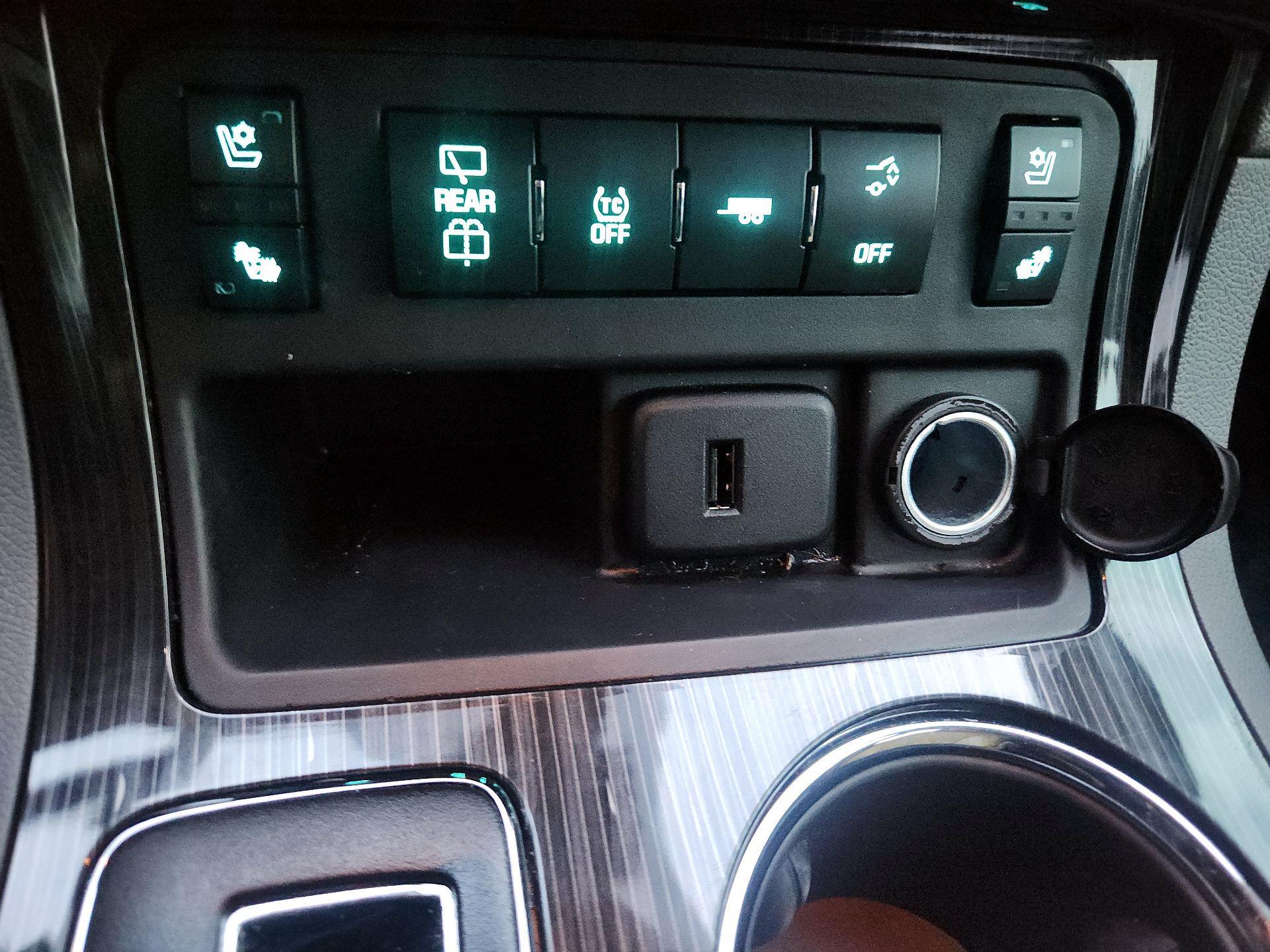 Thumbnail: 2015 Chevrolet Traverse - 19