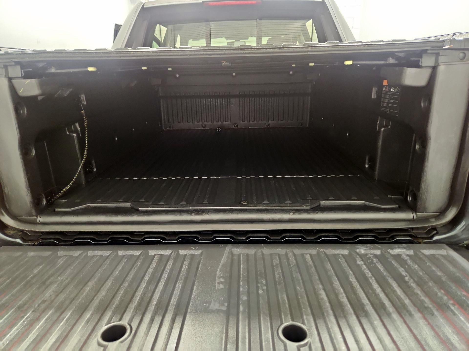 Thumbnail: 2018 Chevrolet Silverado 1500 - 20