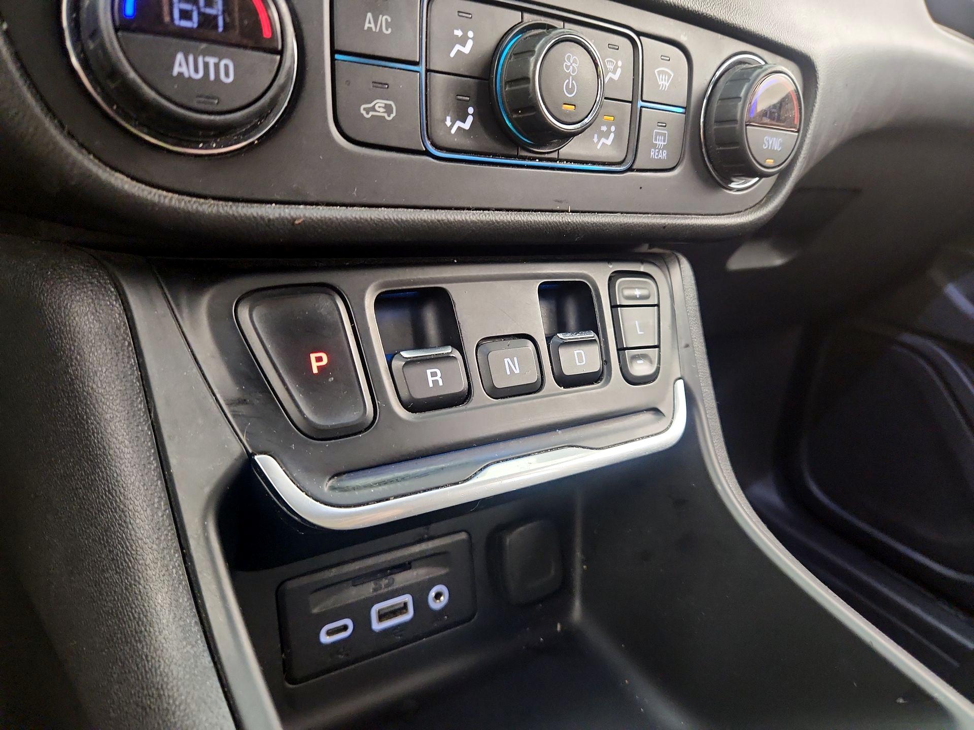 Thumbnail: 2020 GMC Terrain - 17