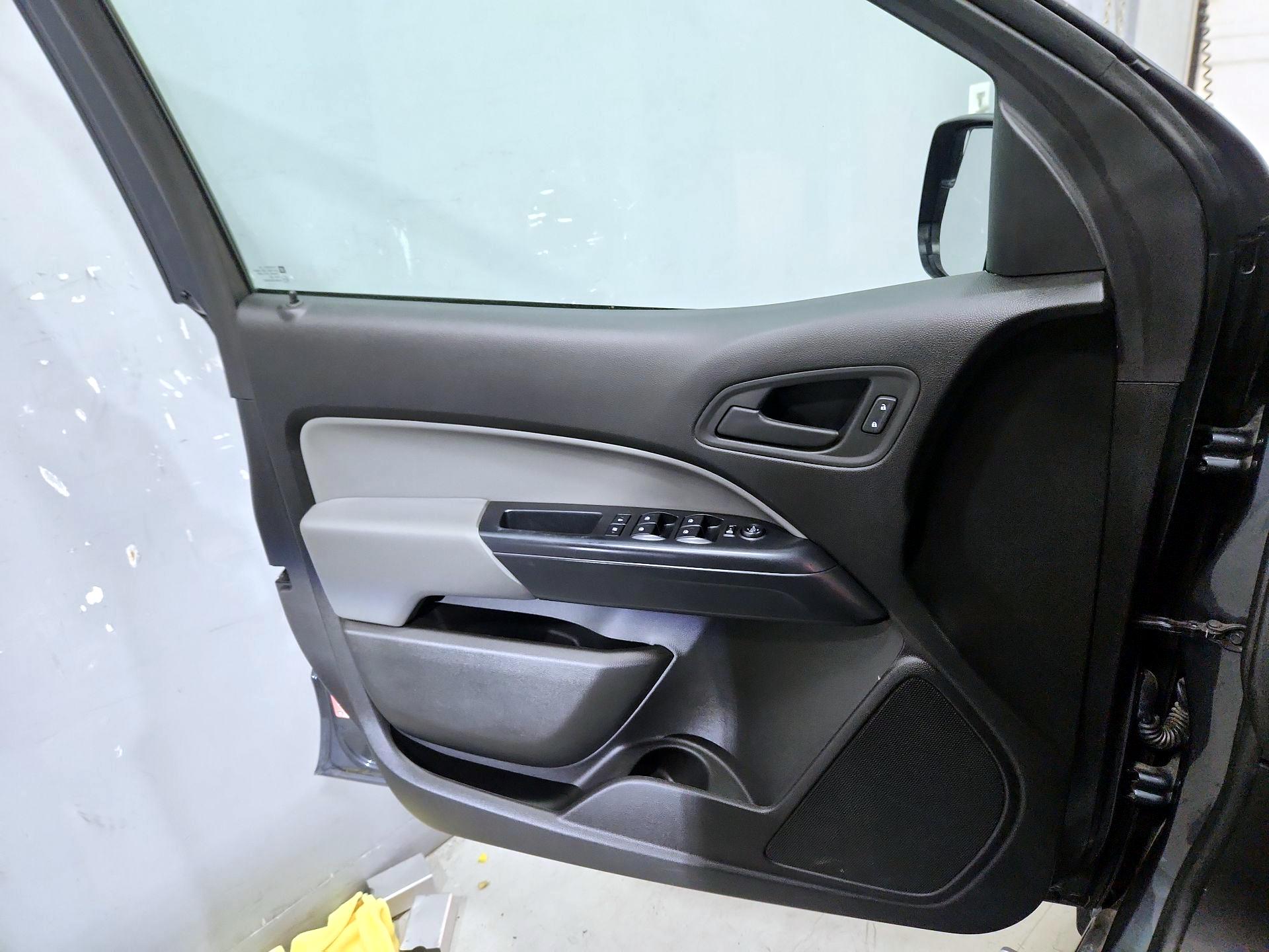 Thumbnail: 2017 Chevrolet Colorado - 12