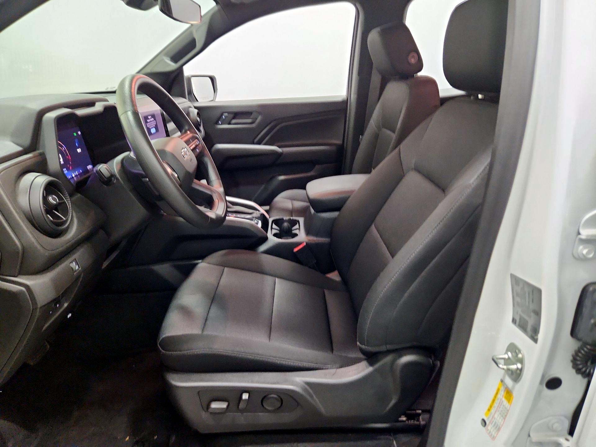 Thumbnail: 2024 Chevrolet Colorado - 11