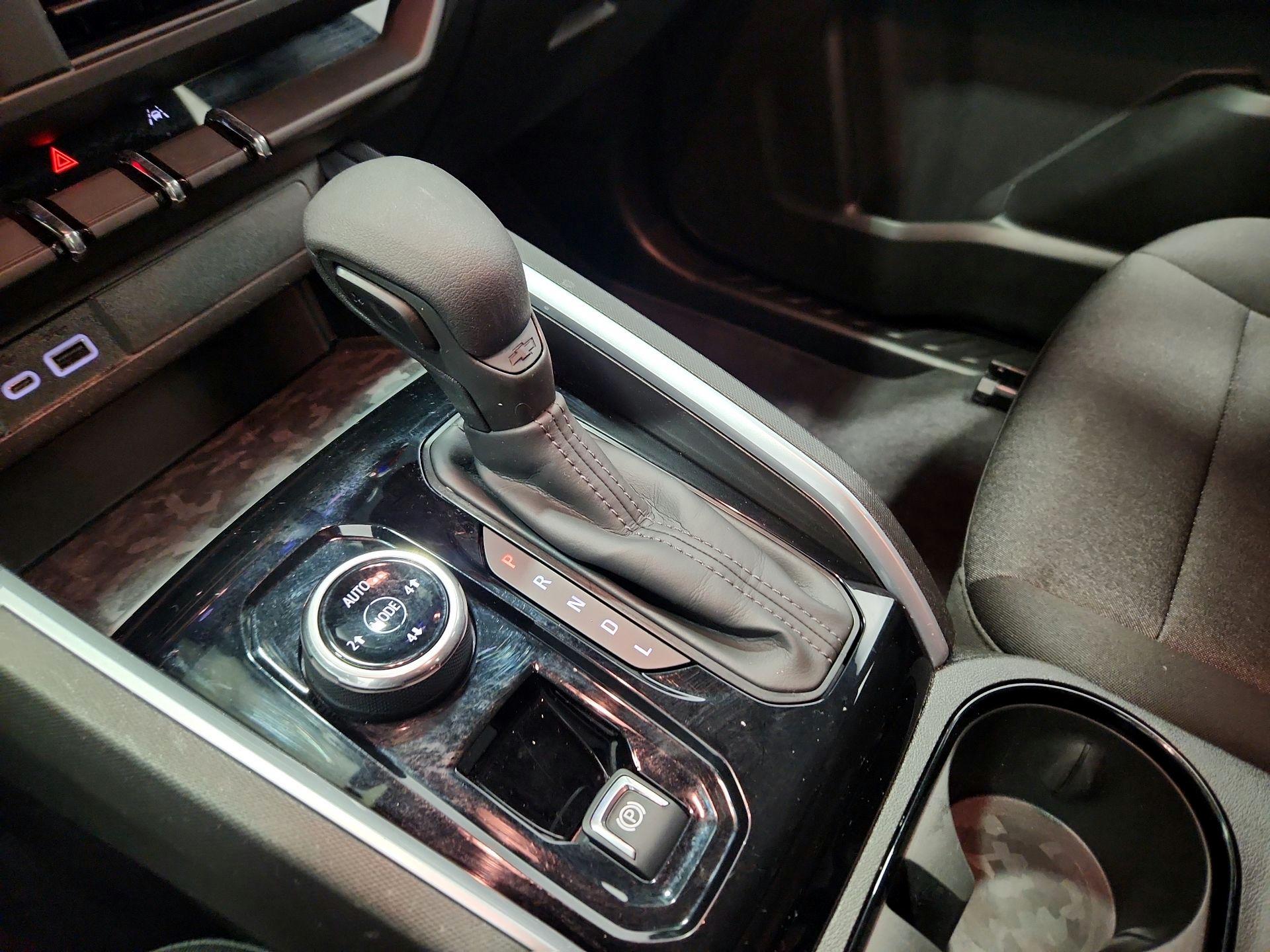 Thumbnail: 2024 Chevrolet Colorado - 18