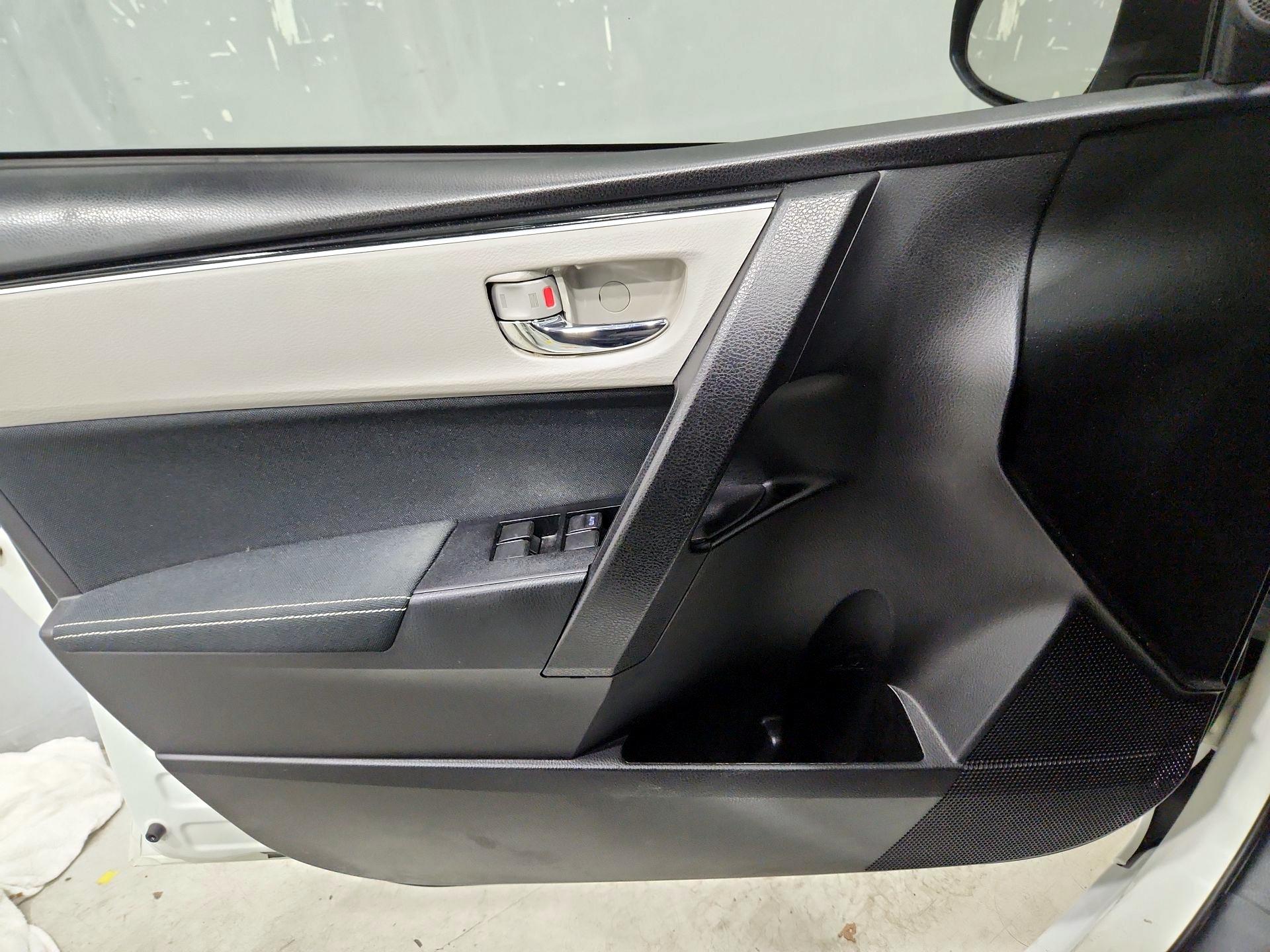 Thumbnail: 2017 Toyota Corolla - 12