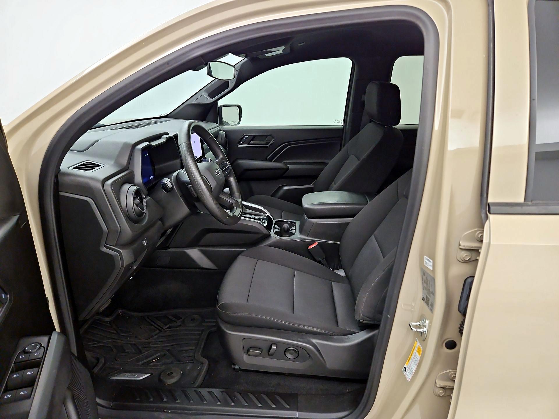 Thumbnail: 2024 Chevrolet Colorado - 11