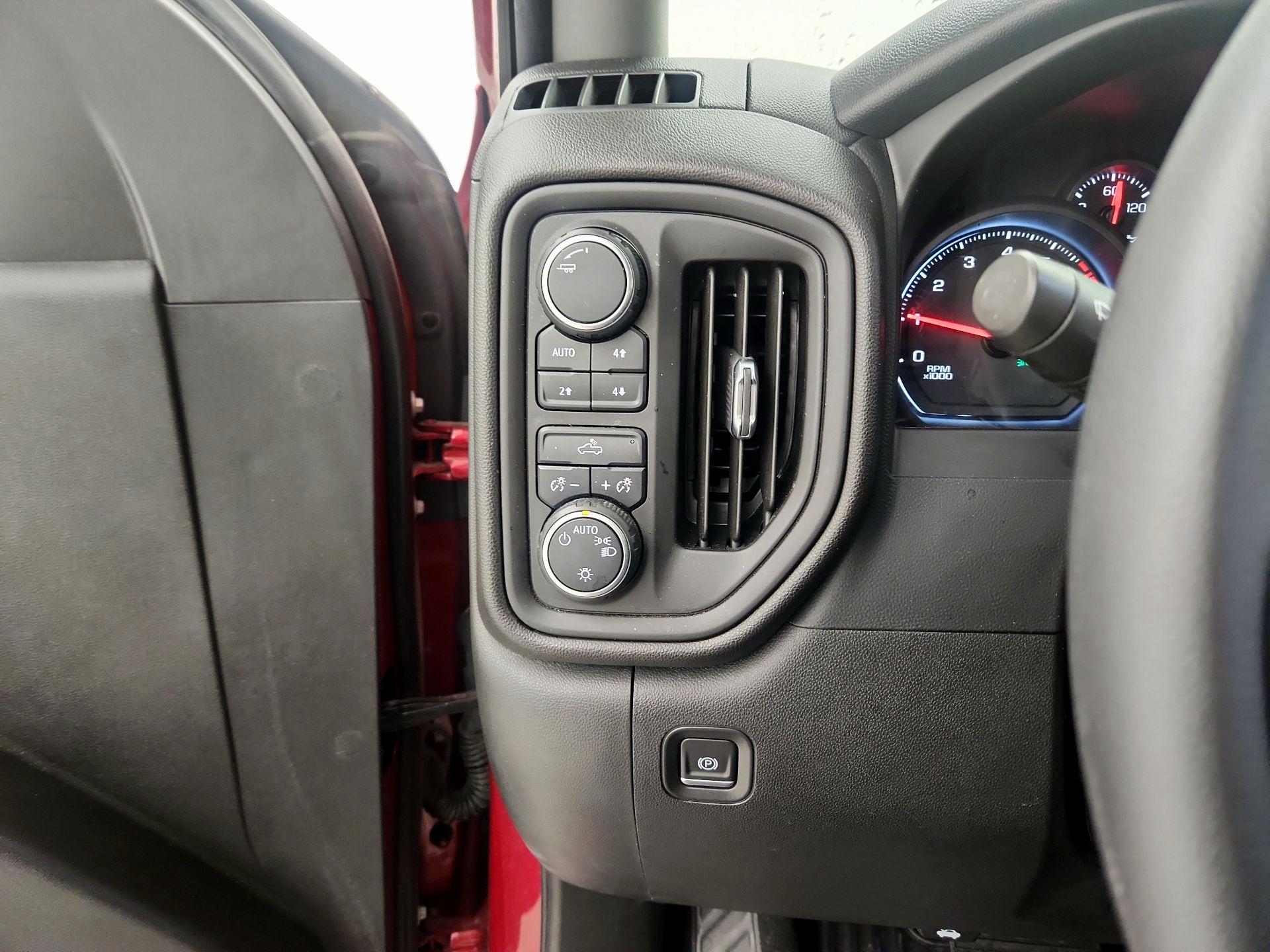 Thumbnail: 2021 Chevrolet Silverado 1500 - 13