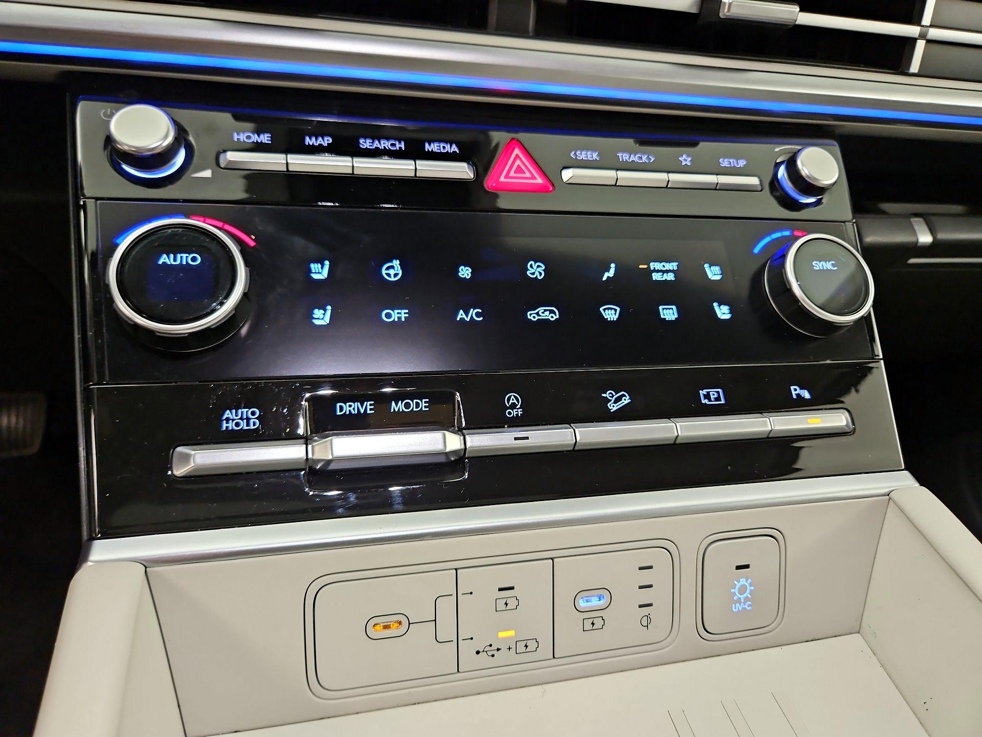 Thumbnail: 2024 Hyundai Santa Fe - 17