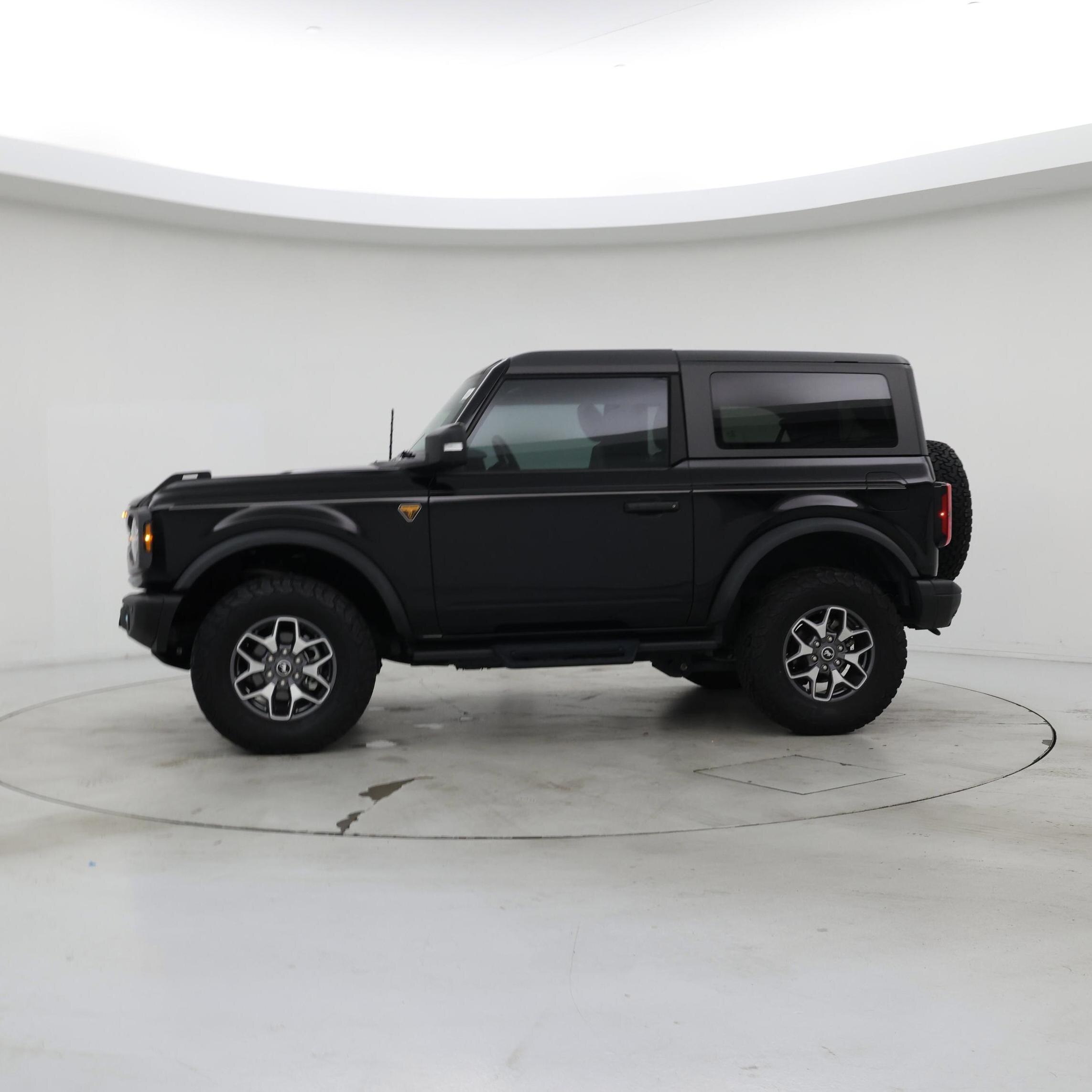 Thumbnail: 2023 Ford Bronco - 3