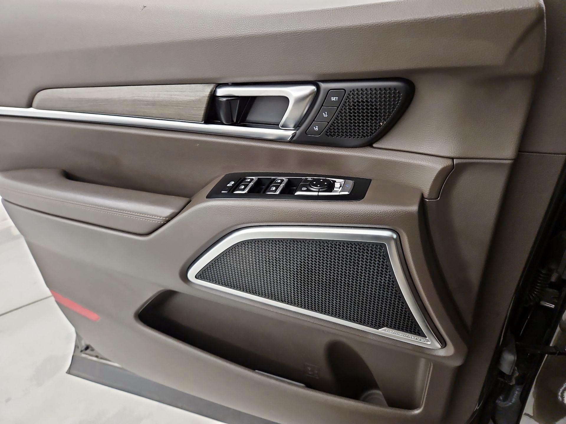 Thumbnail: 2022 Kia Telluride - 12