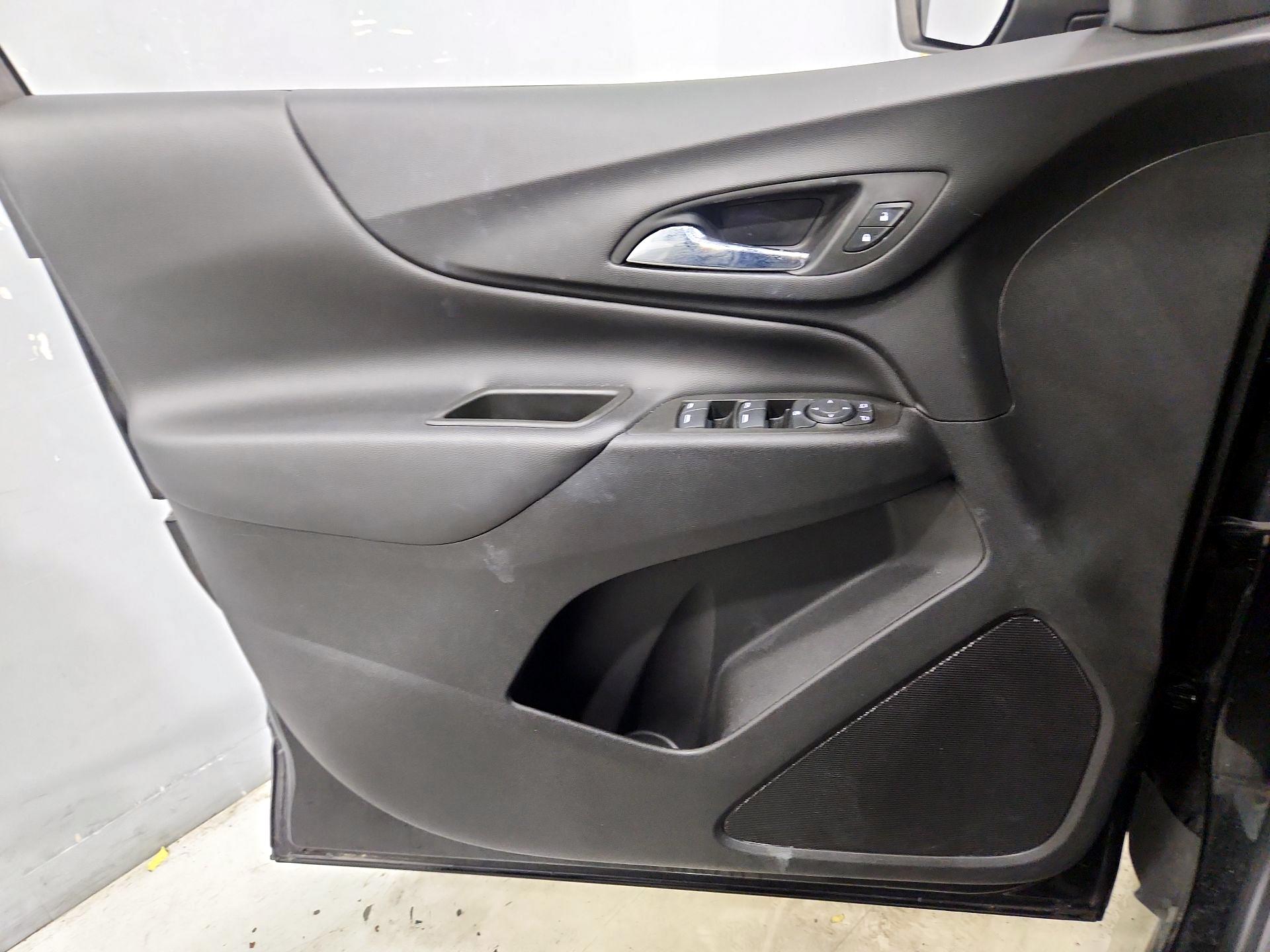 Thumbnail: 2022 Chevrolet Equinox - 12