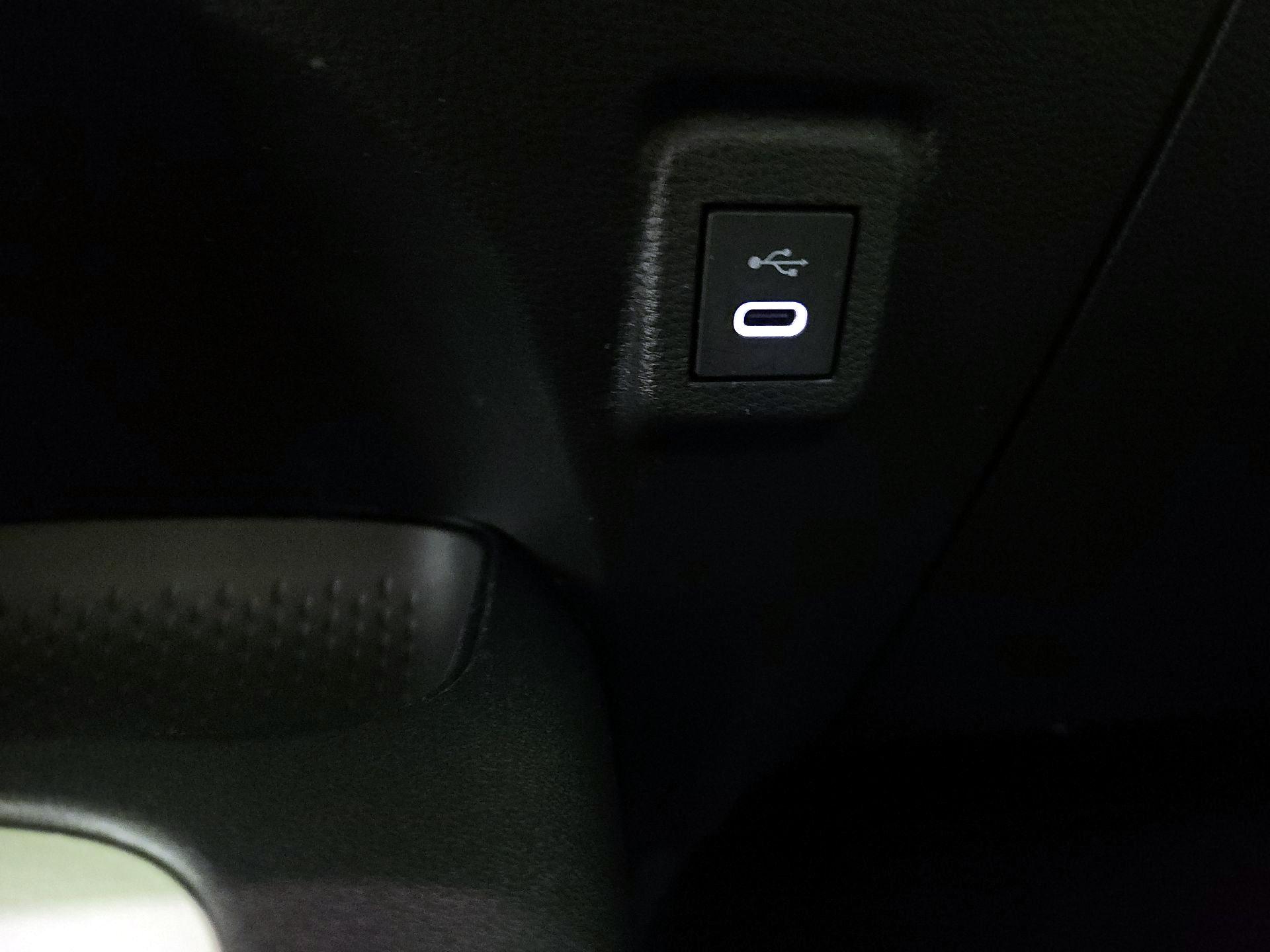 Thumbnail: 2025 Toyota Corolla - 18