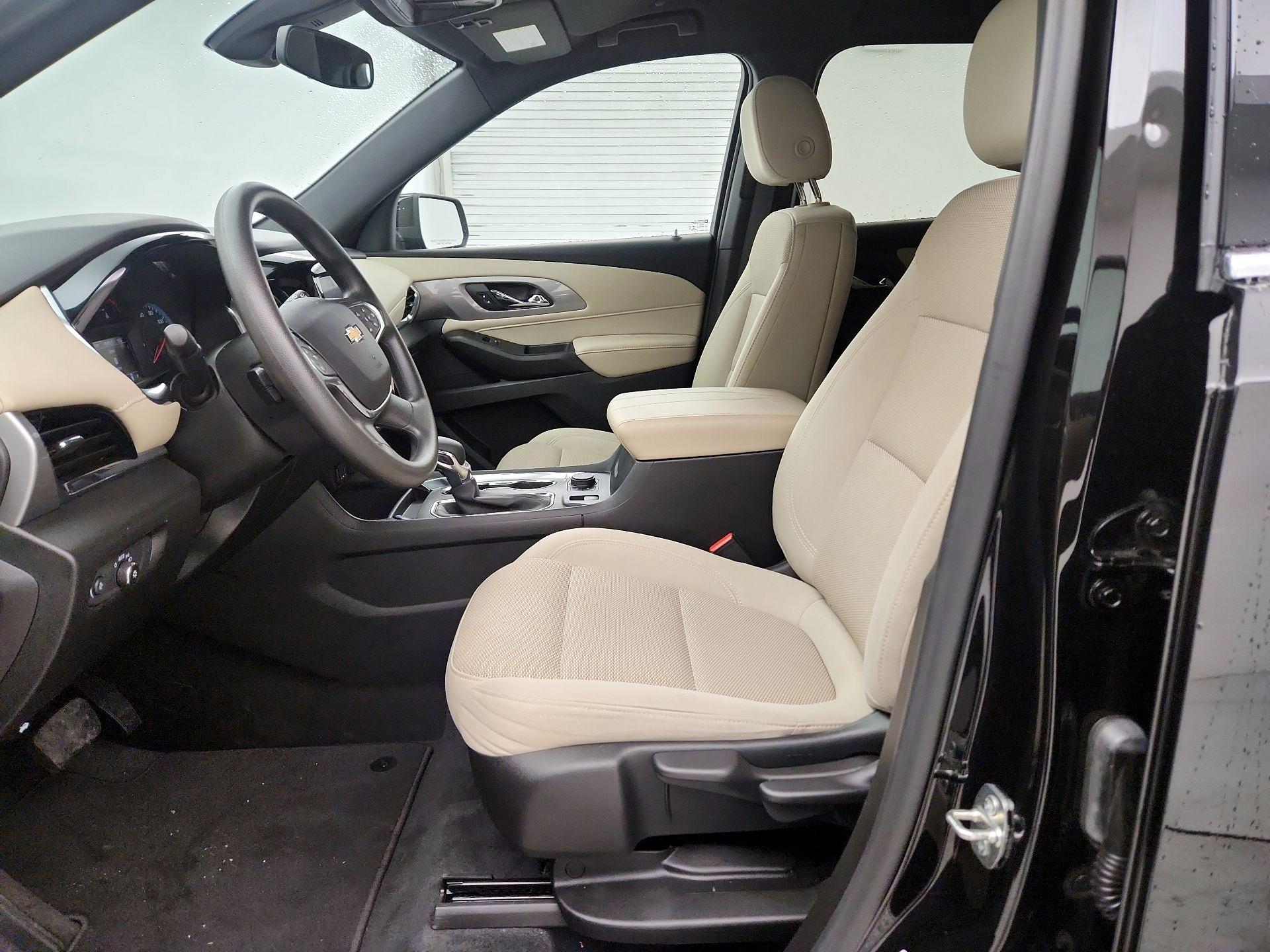 Thumbnail: 2022 Chevrolet Traverse - 9