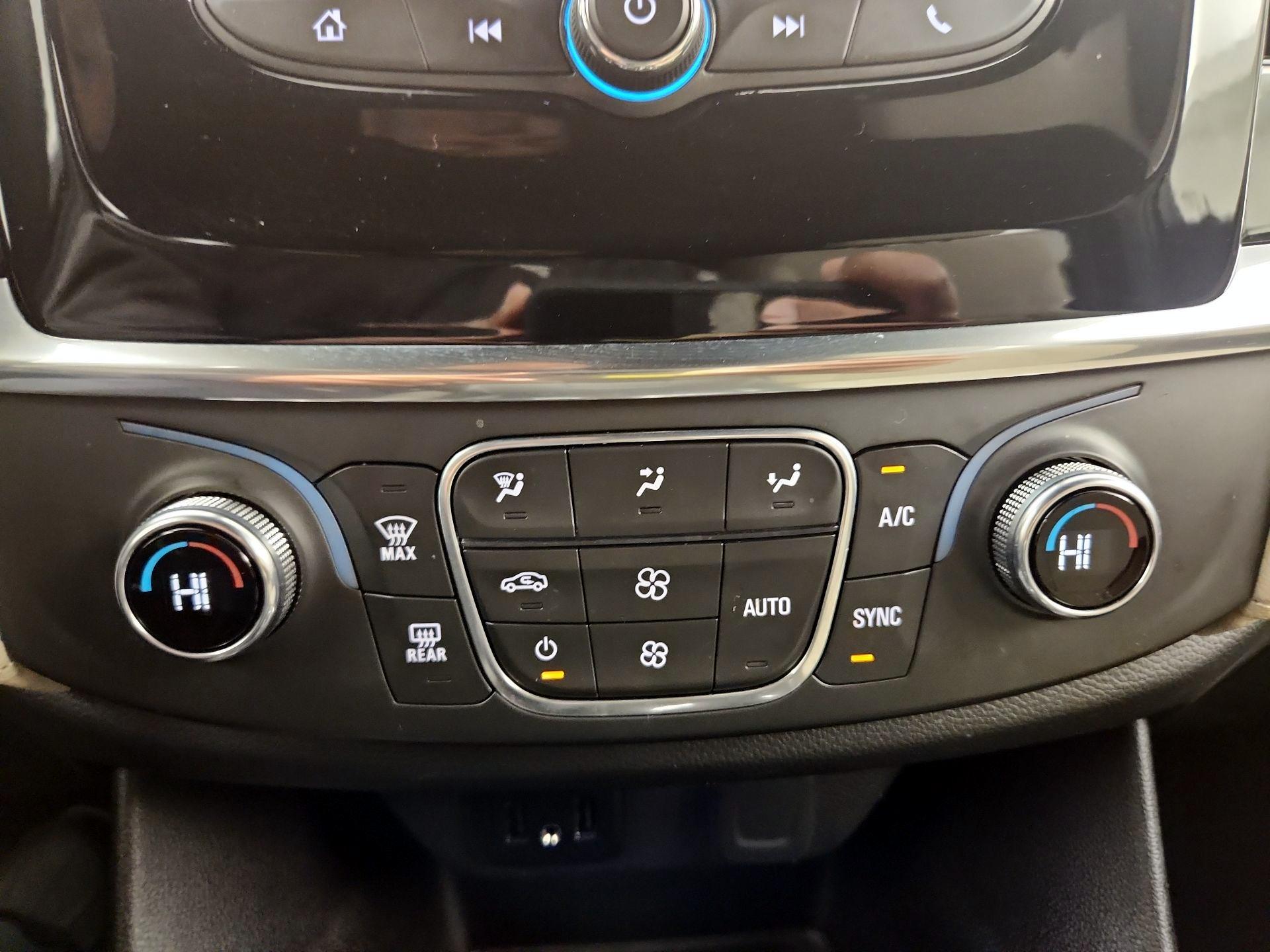 Thumbnail: 2022 Chevrolet Traverse - 14