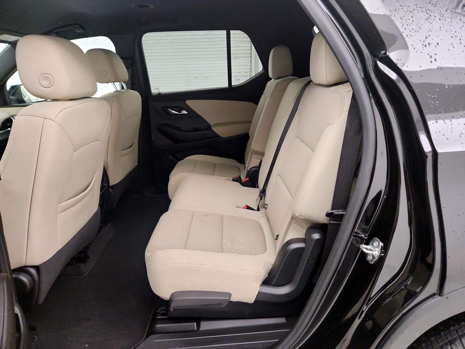 Thumbnail: 2022 Chevrolet Traverse - 17