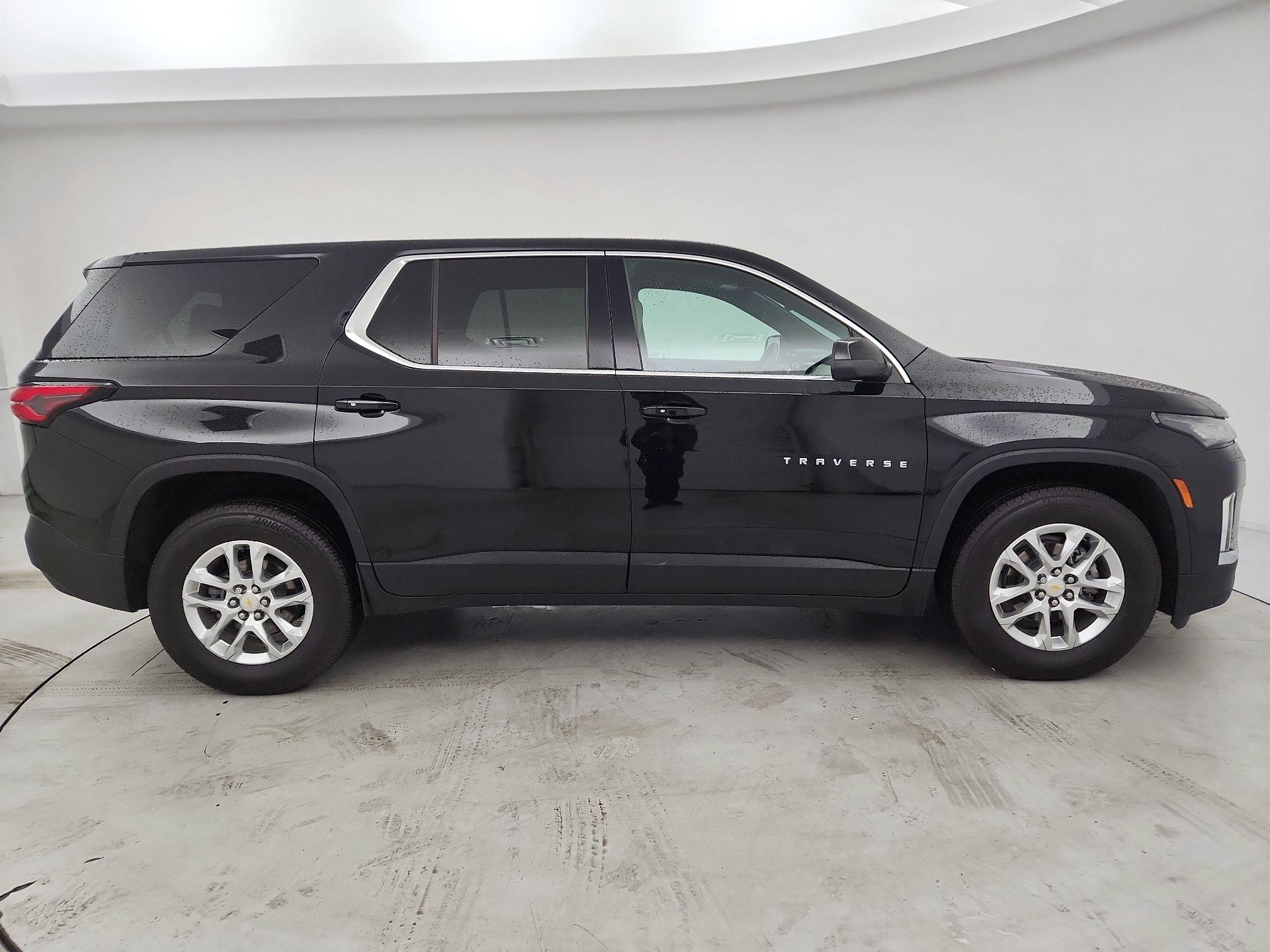 Thumbnail: 2022 Chevrolet Traverse - 4