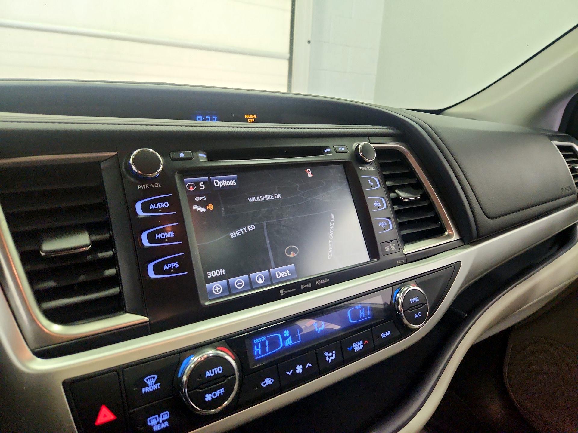 Thumbnail: 2018 Toyota Highlander - 14