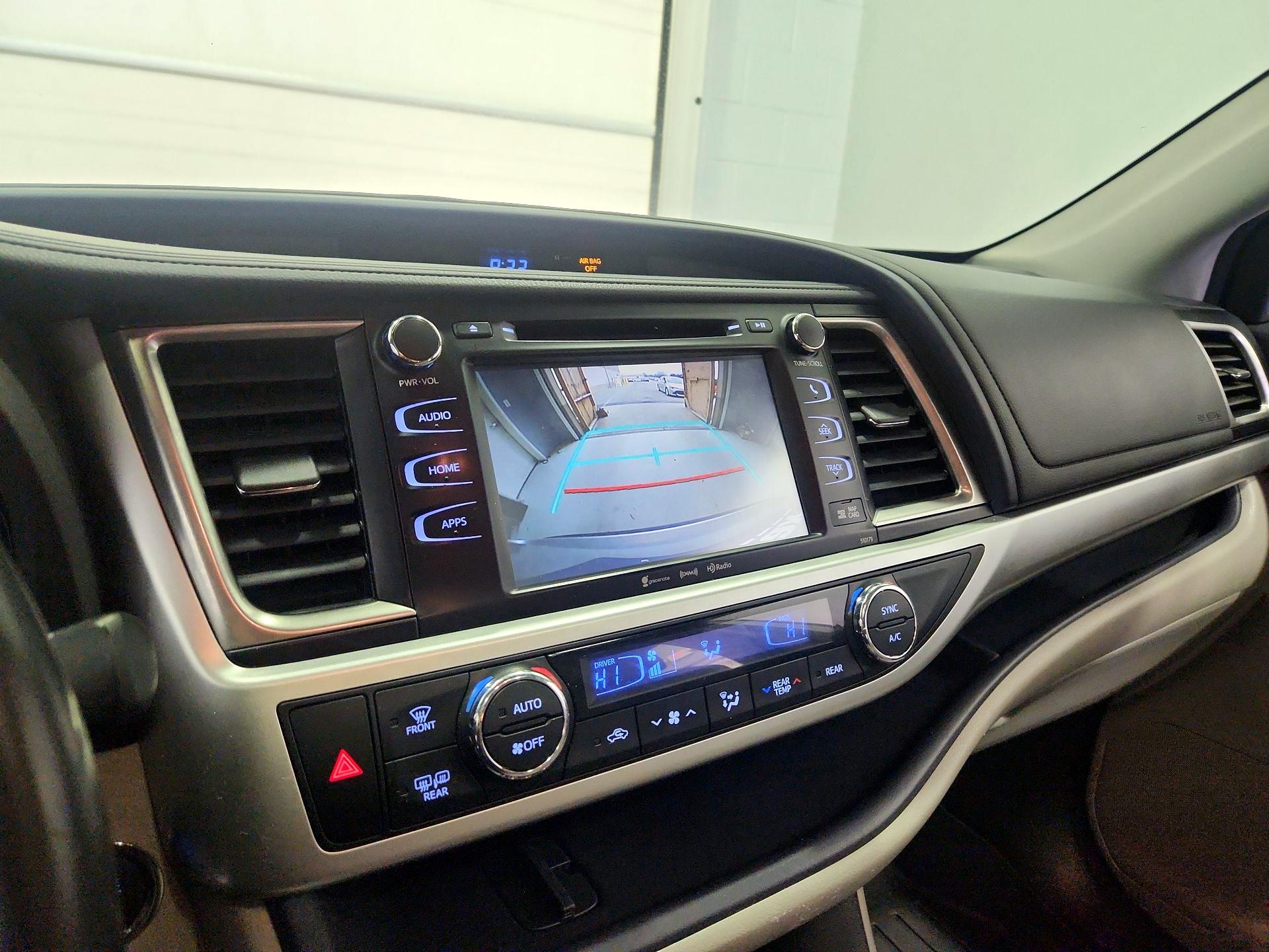 Thumbnail: 2018 Toyota Highlander - 15