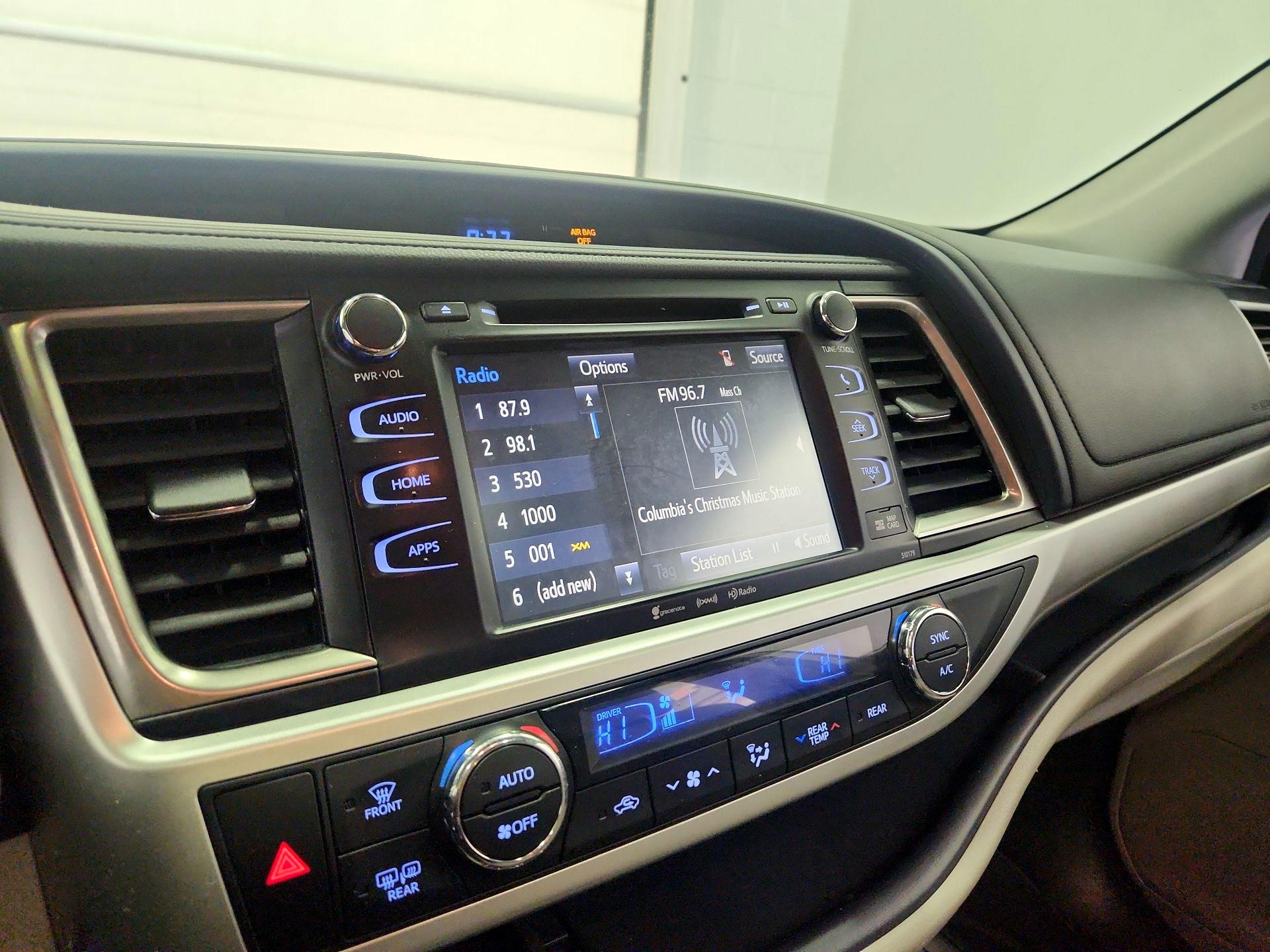 Thumbnail: 2018 Toyota Highlander - 16