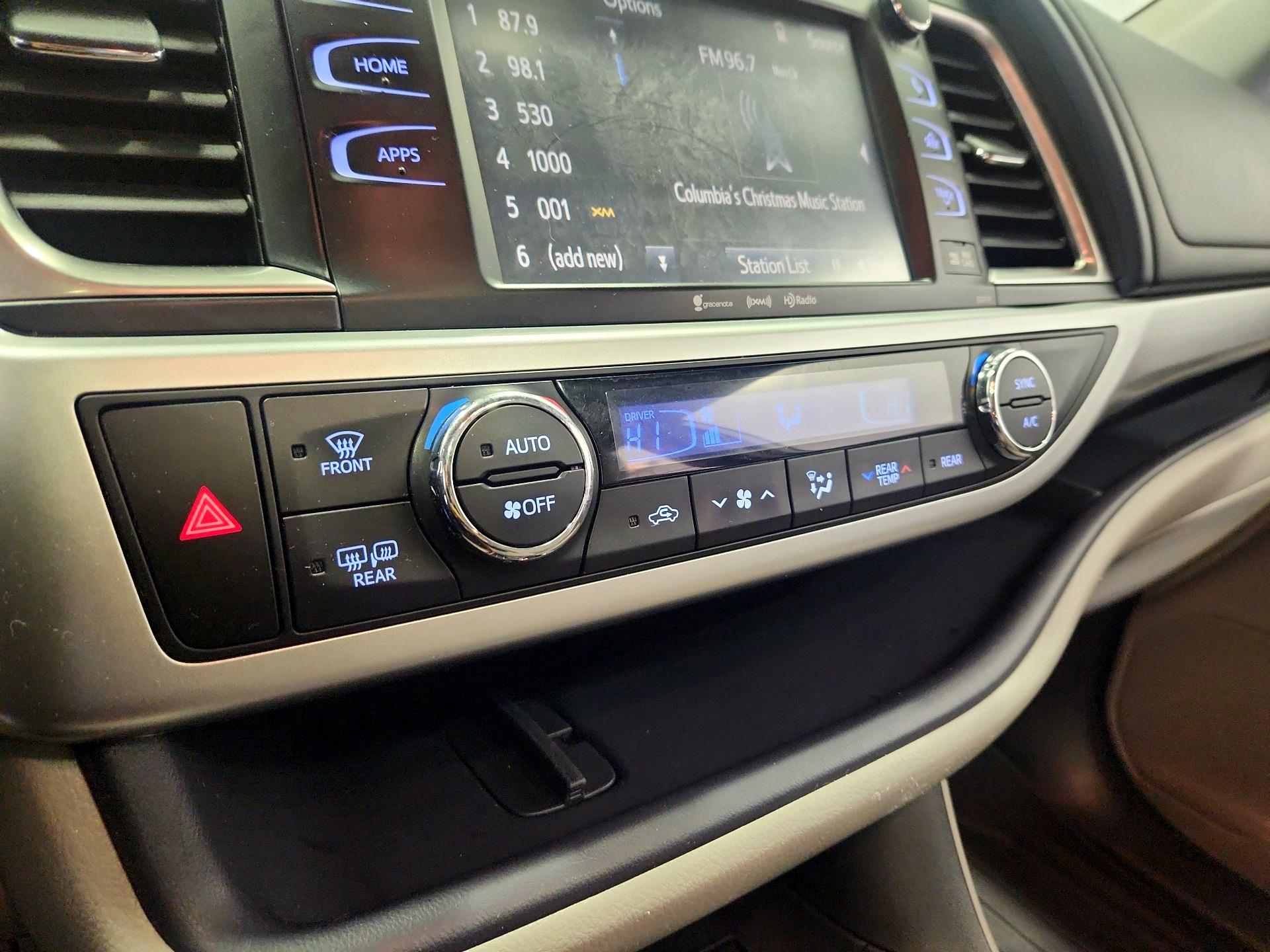 Thumbnail: 2018 Toyota Highlander - 17