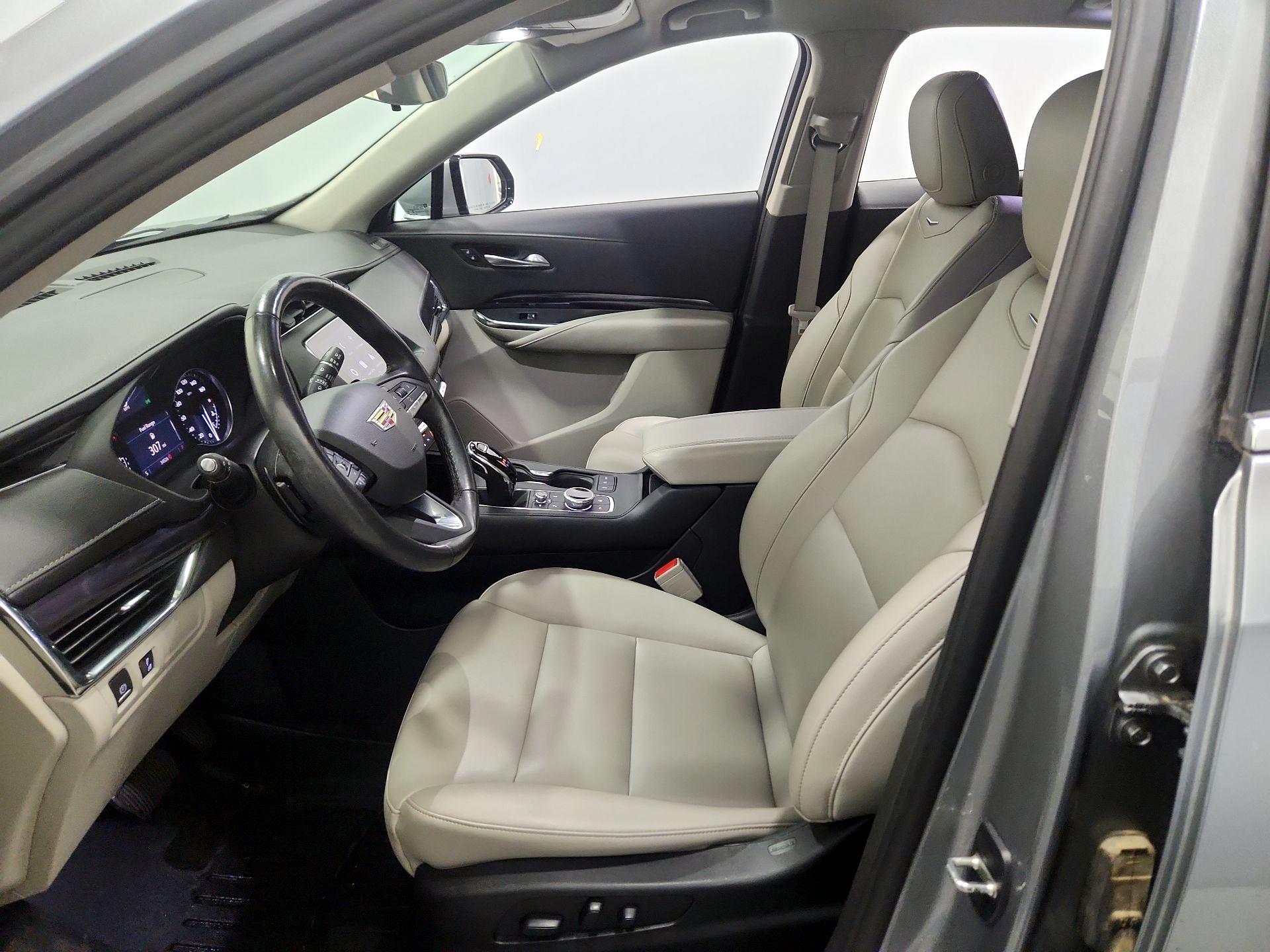 Thumbnail: 2023 Cadillac XT4 - 11