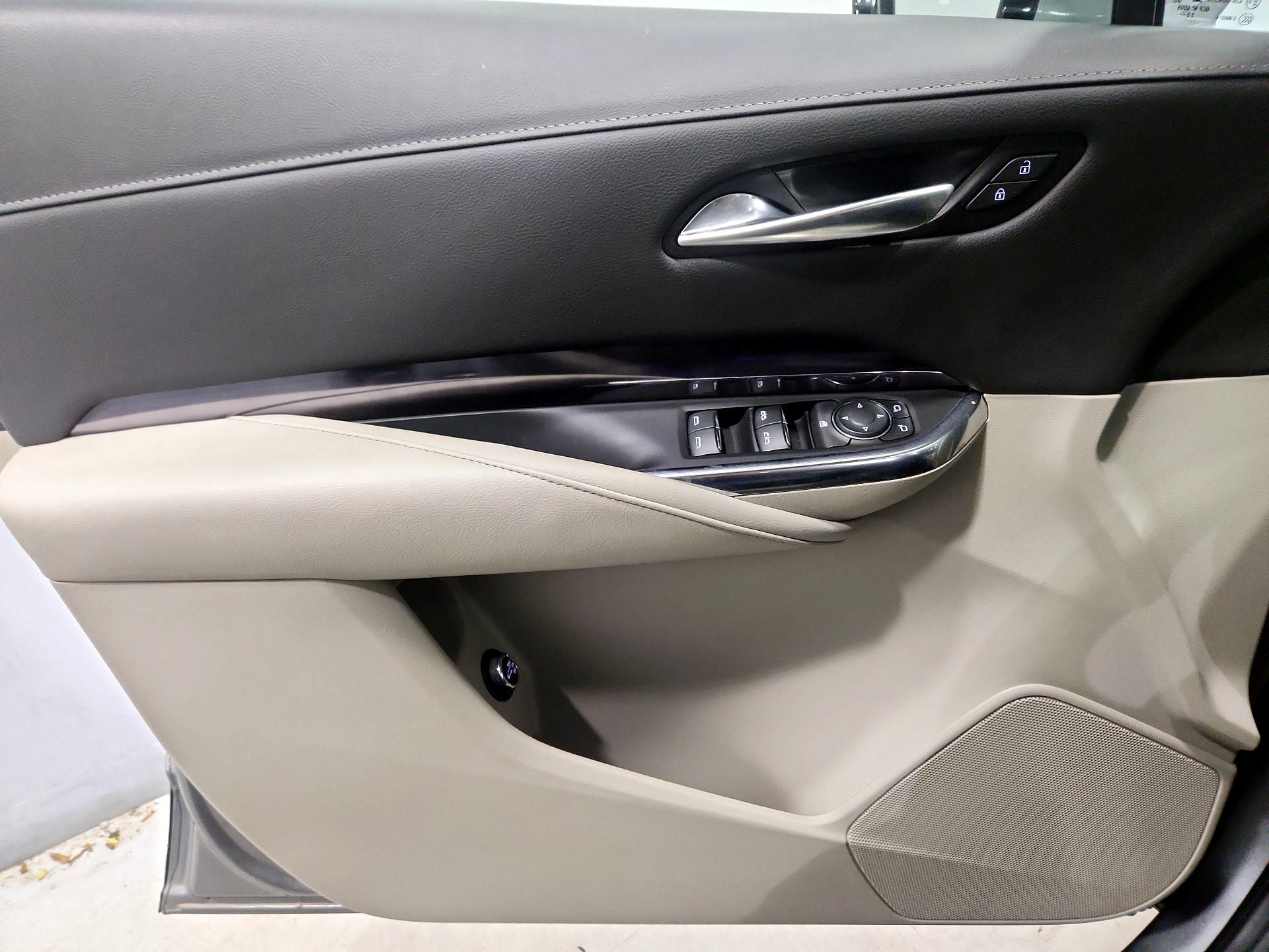 Thumbnail: 2023 Cadillac XT4 - 12