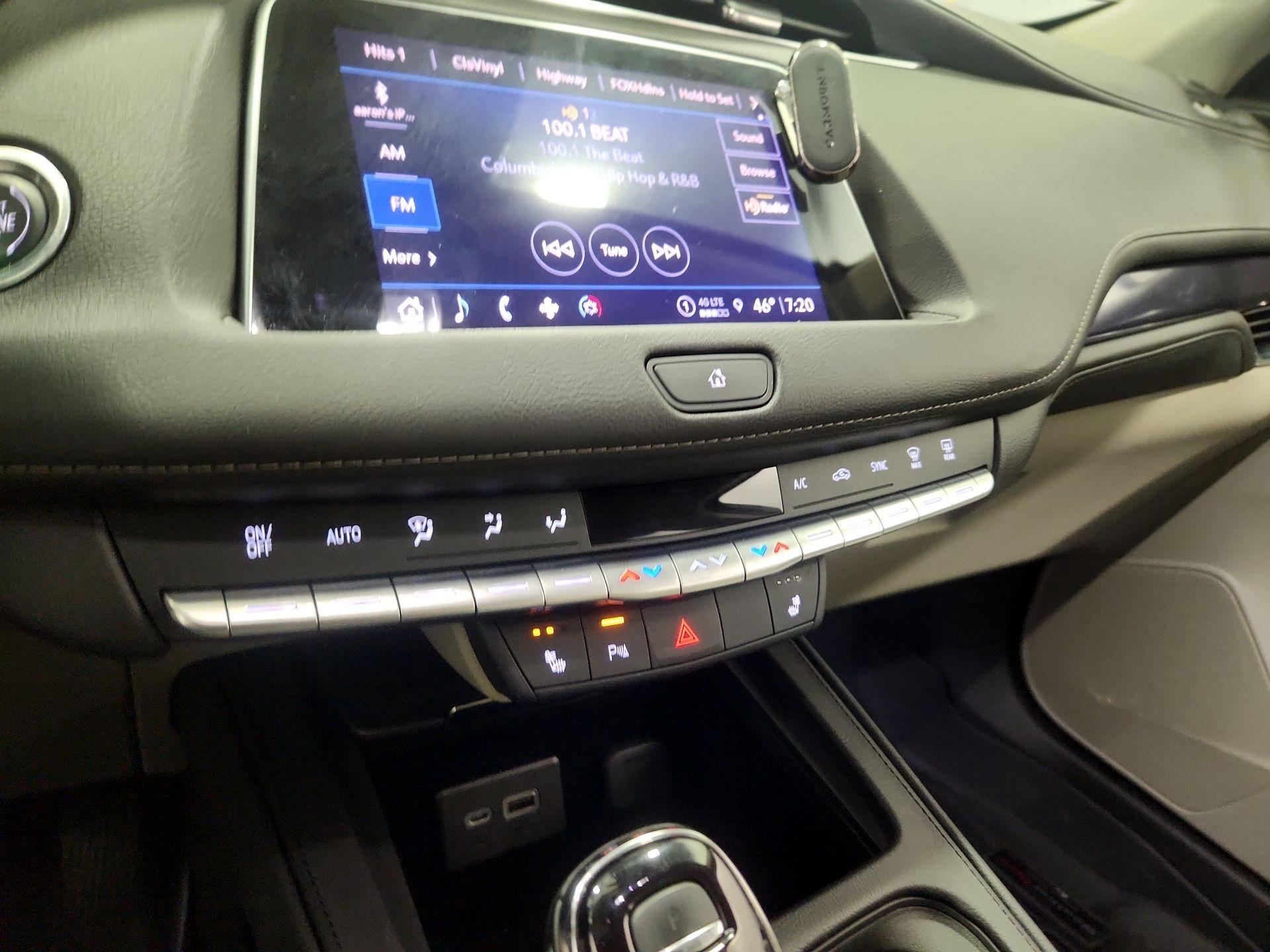 Thumbnail: 2023 Cadillac XT4 - 16