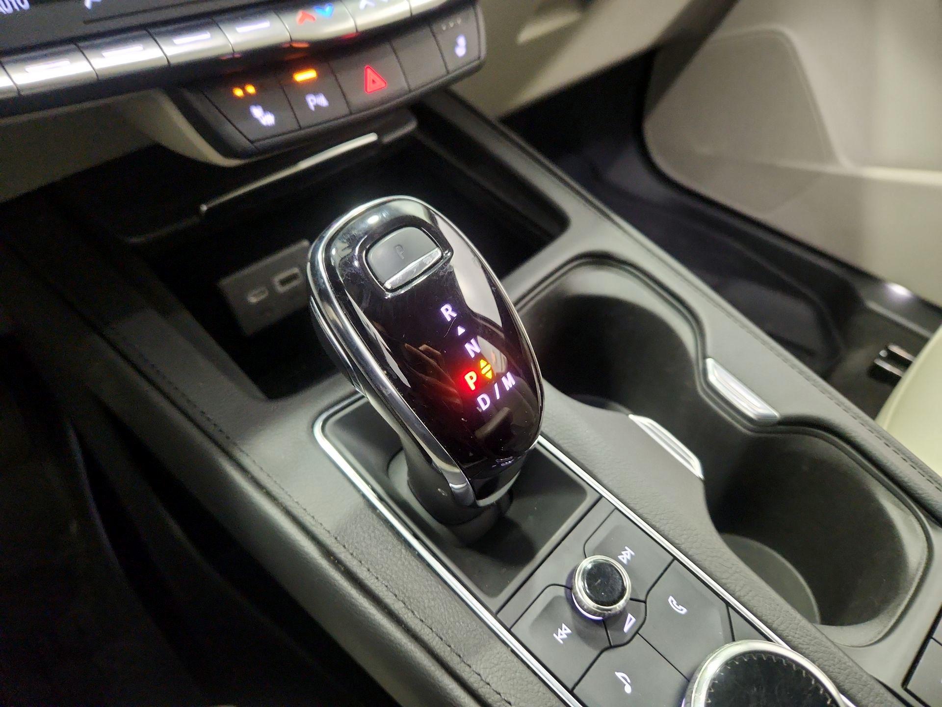 Thumbnail: 2023 Cadillac XT4 - 17