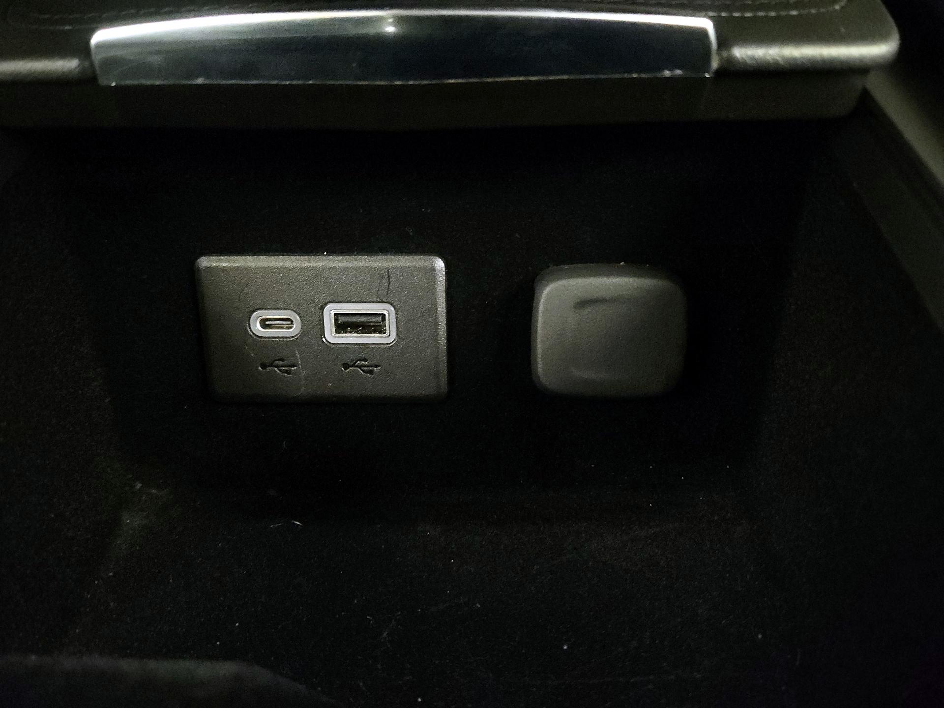 Thumbnail: 2023 Cadillac XT4 - 18