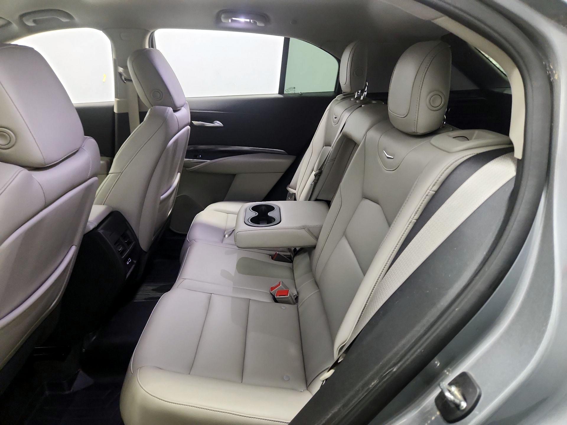 Thumbnail: 2023 Cadillac XT4 - 19