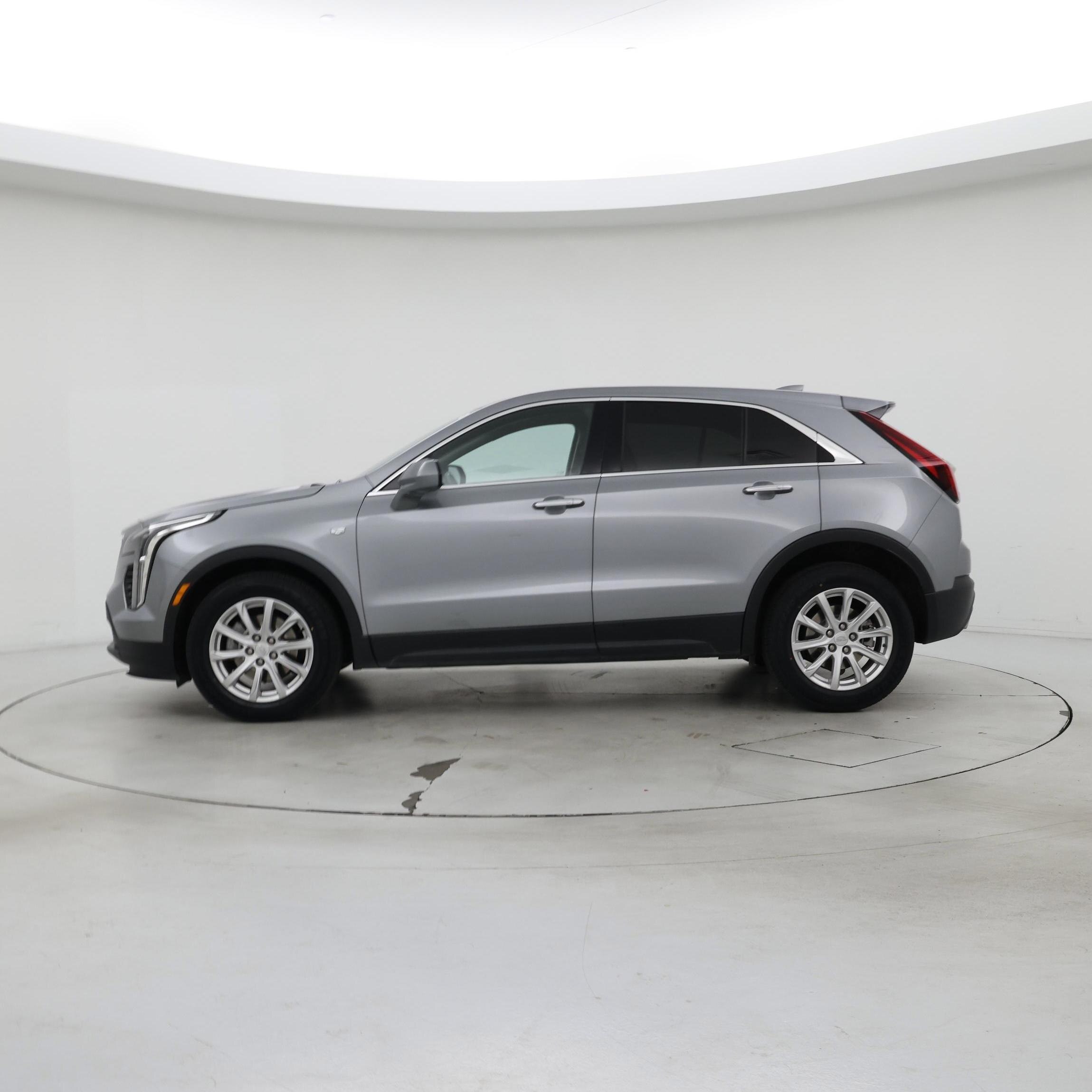 Thumbnail: 2023 Cadillac XT4 - 3
