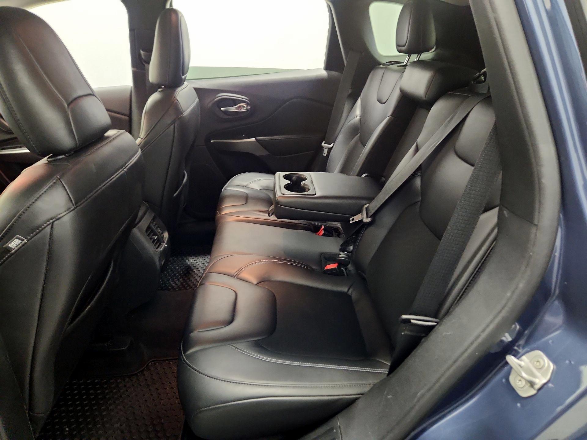 Thumbnail: 2020 Jeep Cherokee - 19