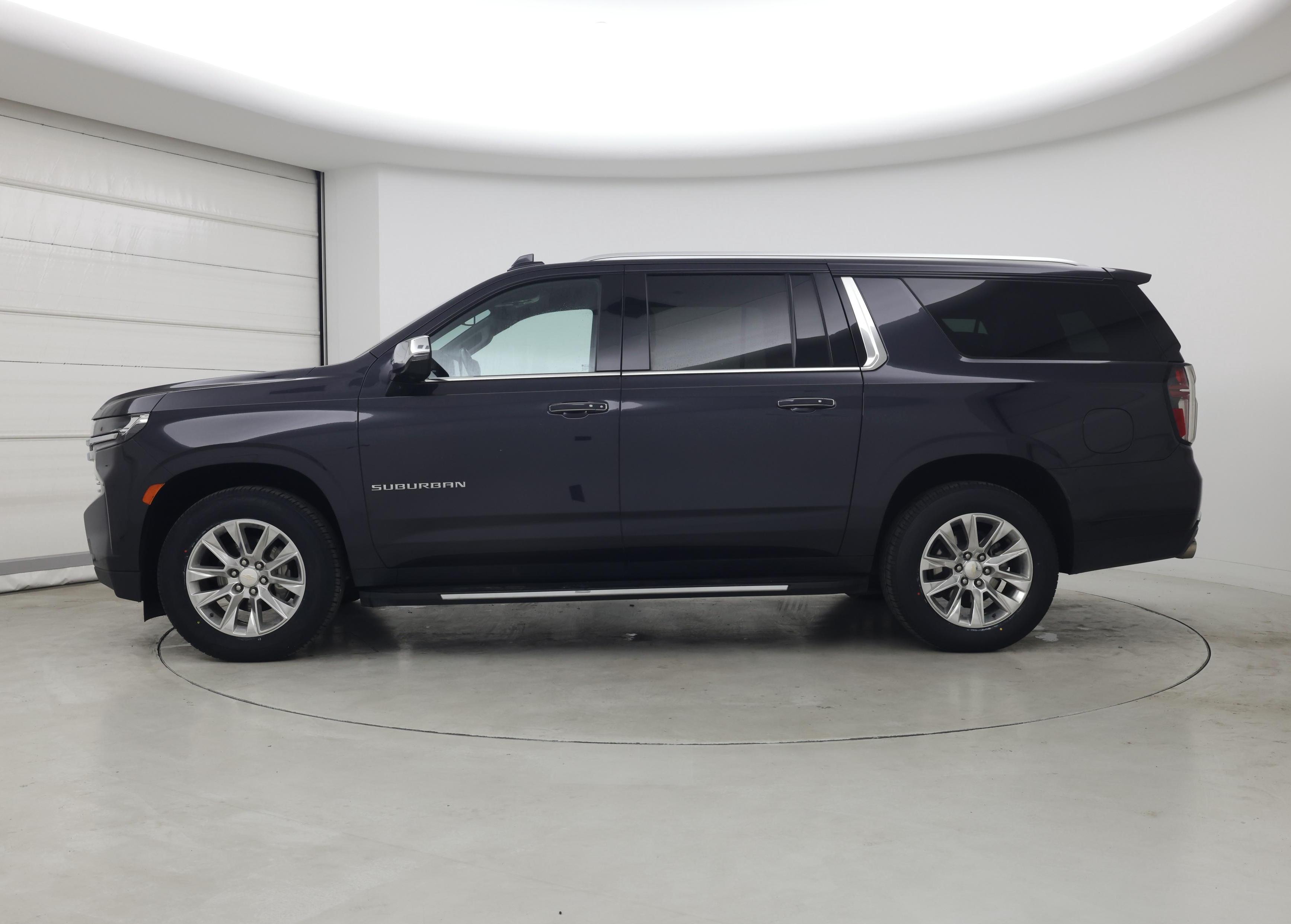 Thumbnail: 2023 Chevrolet Suburban - 3