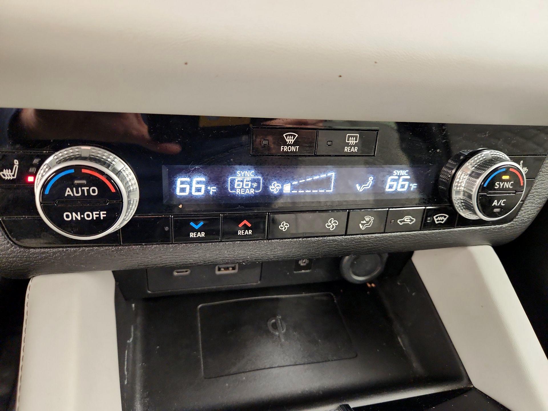 Thumbnail: 2022 Mitsubishi Outlander - 17