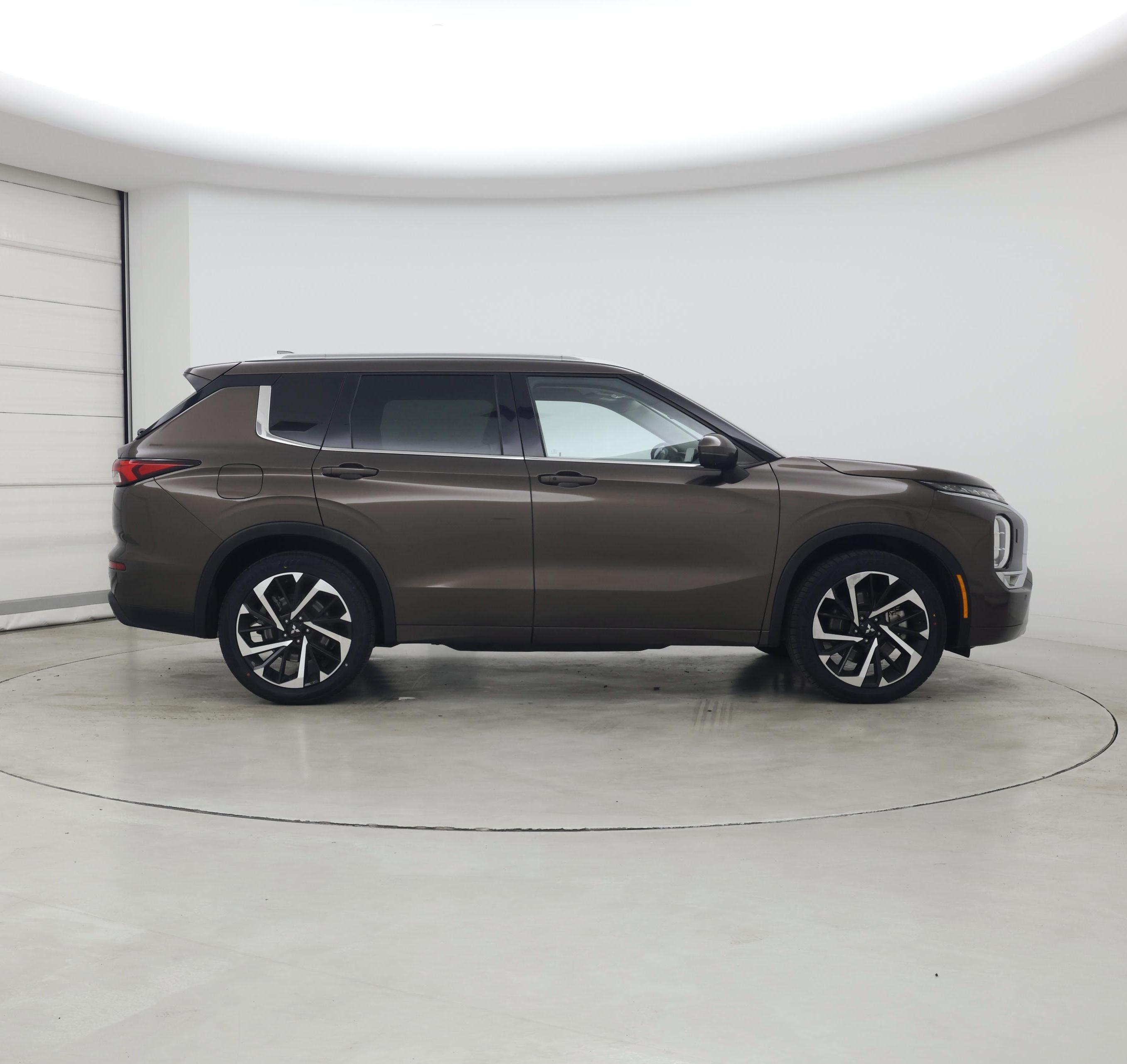 Thumbnail: 2022 Mitsubishi Outlander - 7