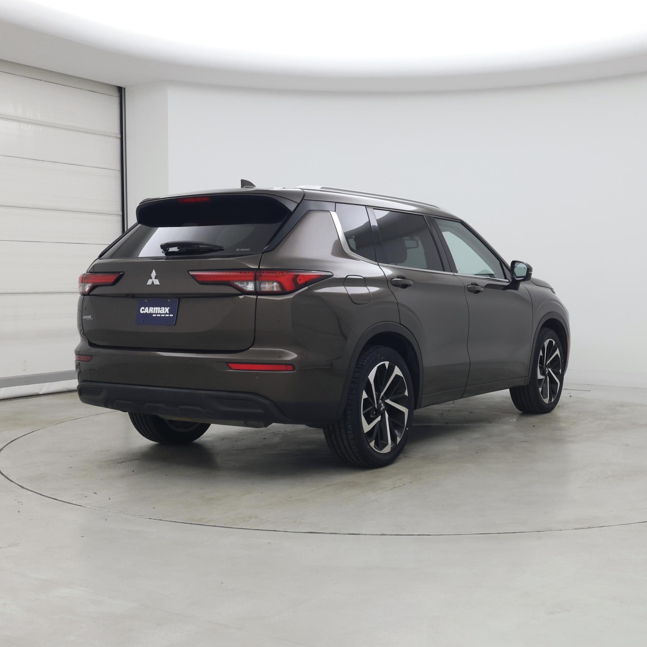 Thumbnail: 2022 Mitsubishi Outlander - 8