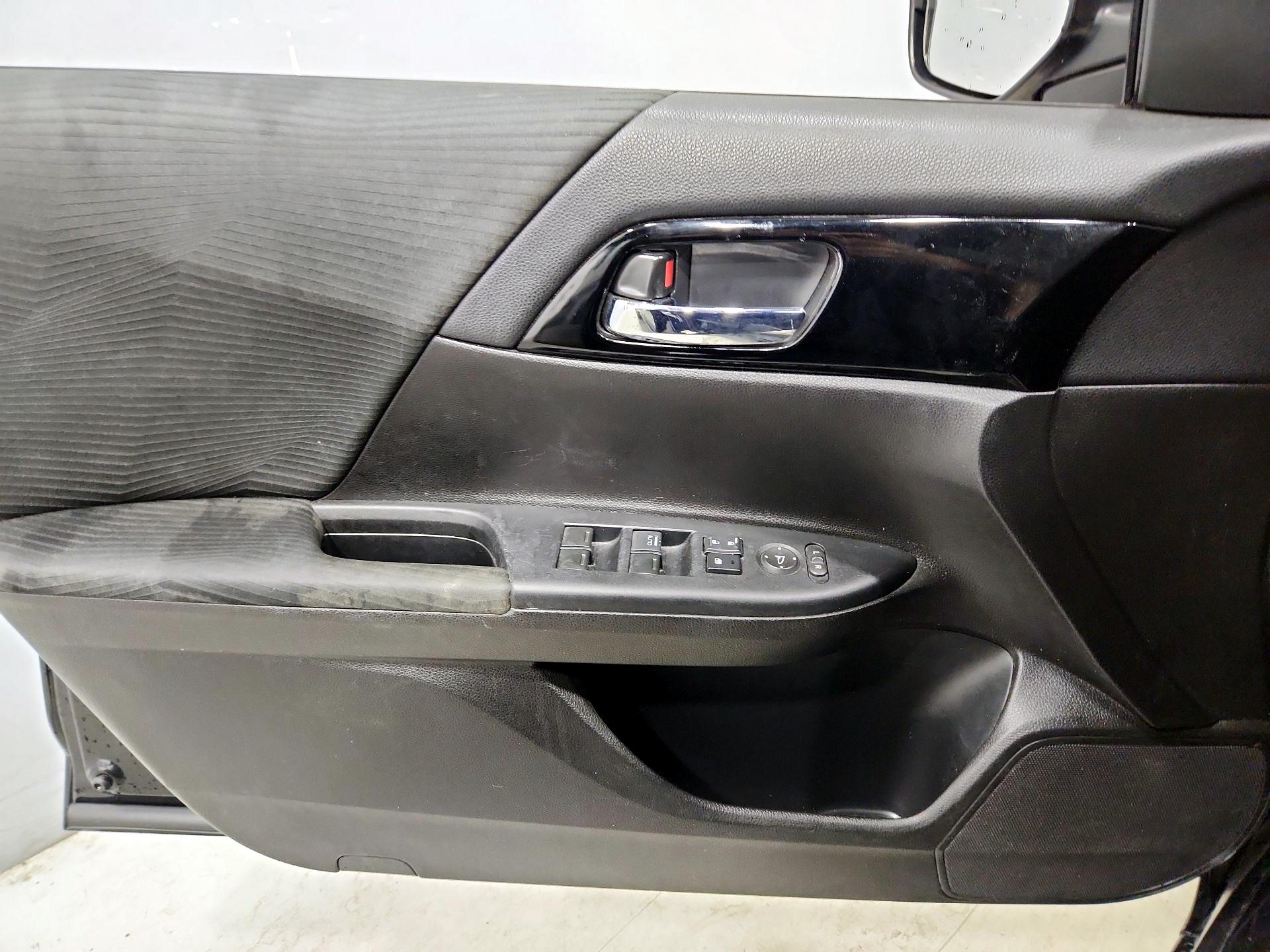 Thumbnail: 2017 Honda Accord - 12