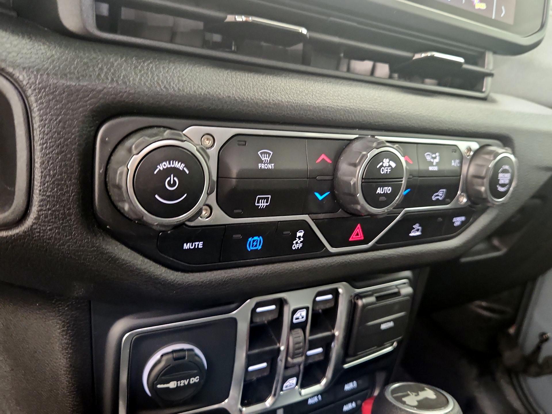 Thumbnail: 2024 Jeep Wrangler - 16