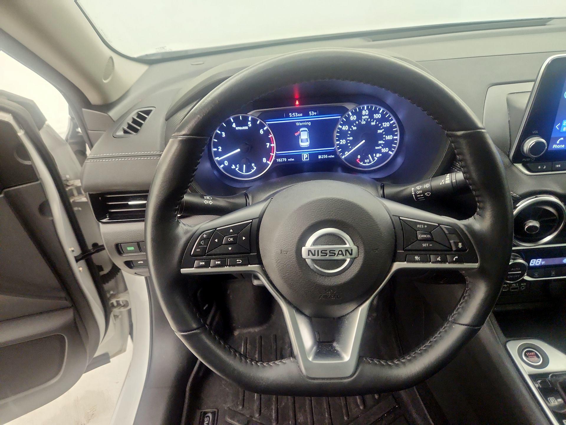 Thumbnail: 2022 Nissan Sentra - 10