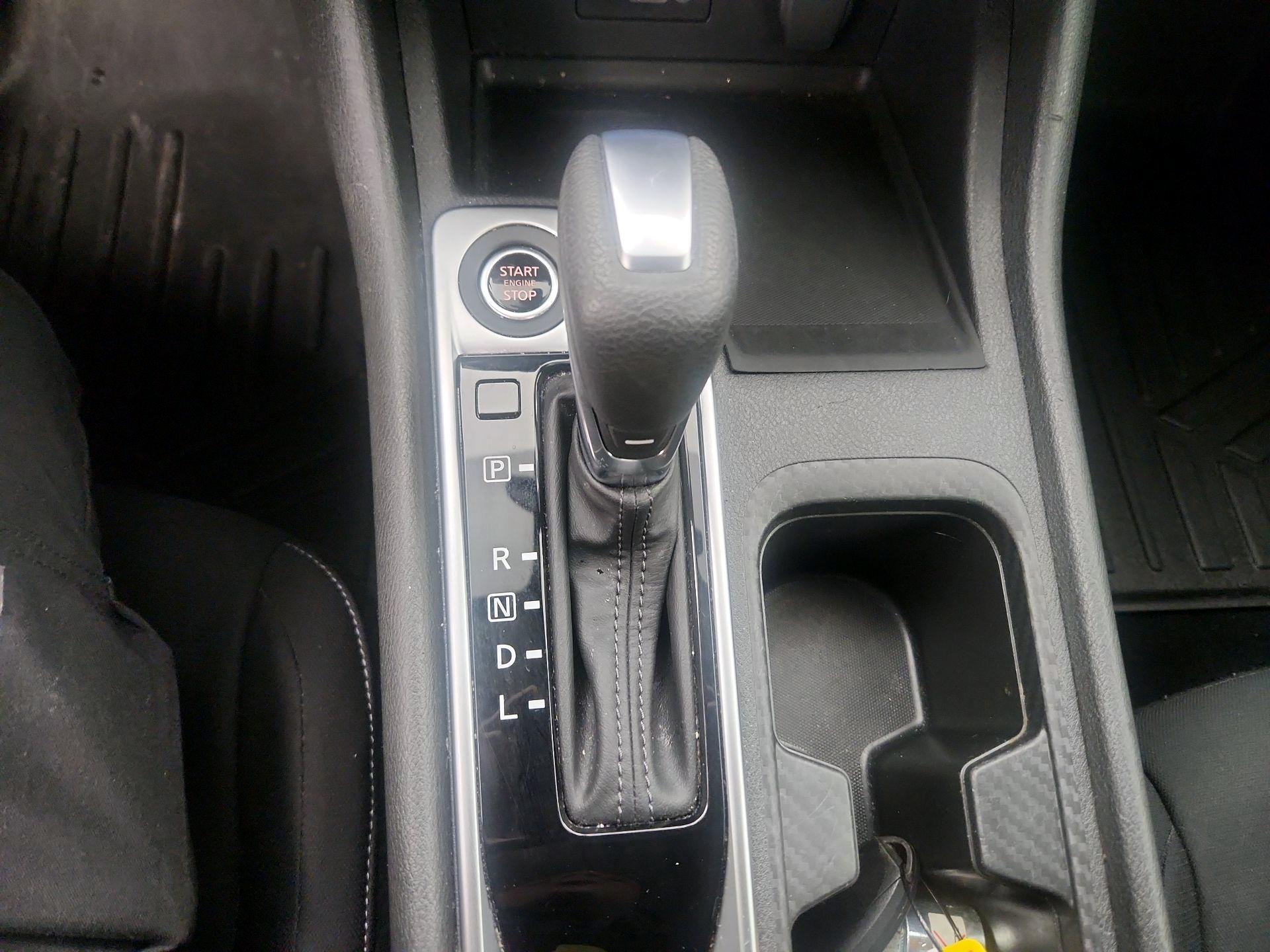 Thumbnail: 2022 Nissan Sentra - 17