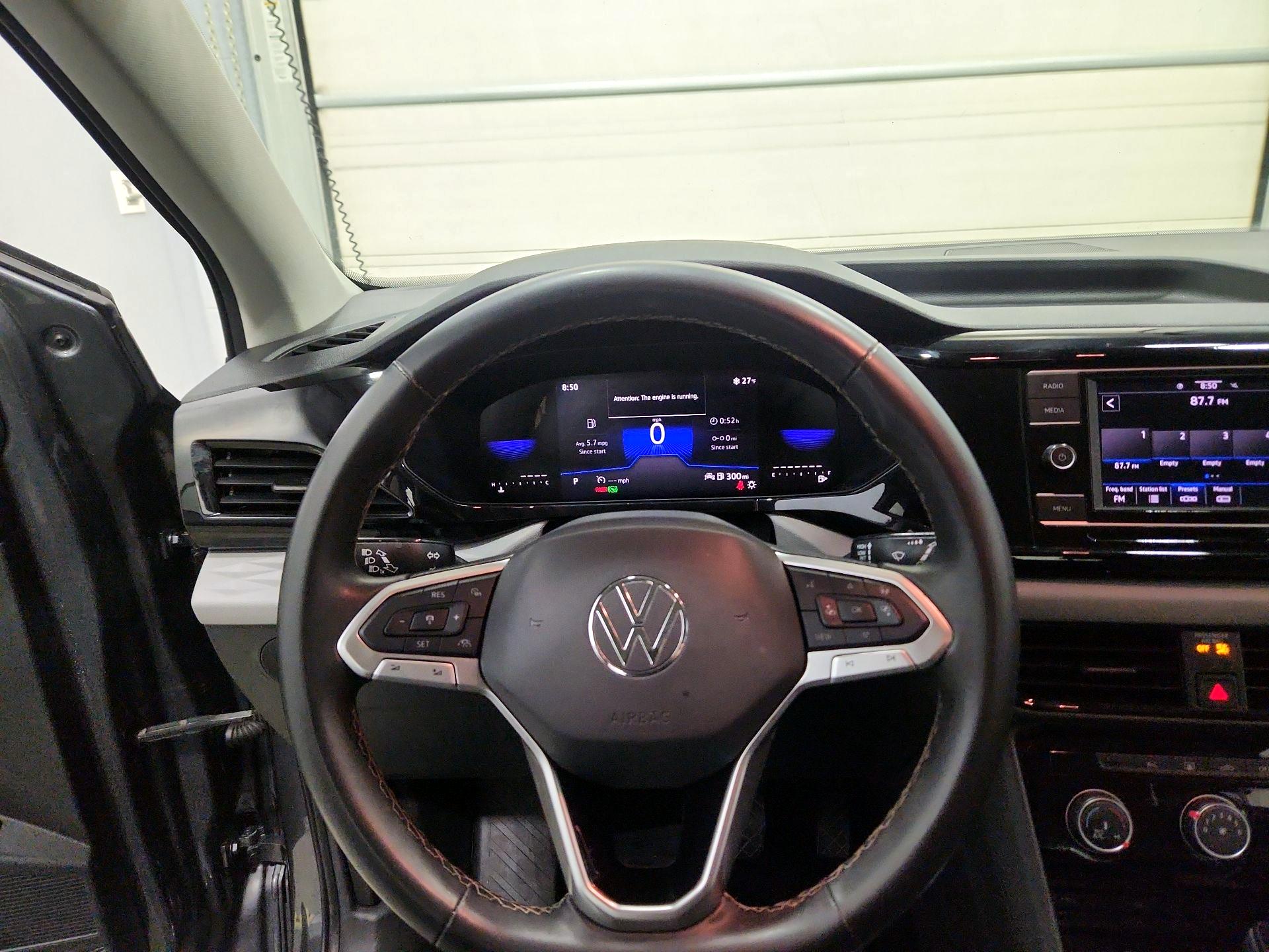 Thumbnail: 2023 Volkswagen Taos - 10