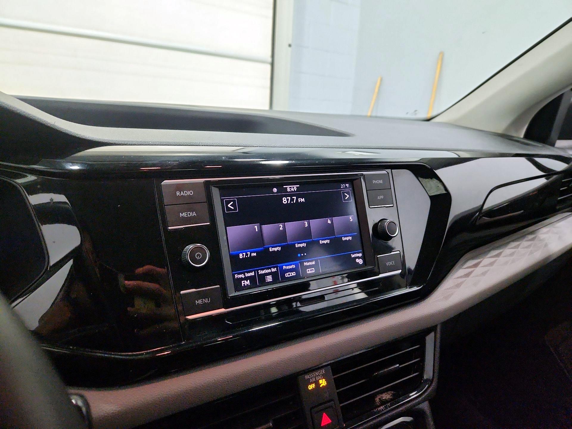 Thumbnail: 2023 Volkswagen Taos - 15