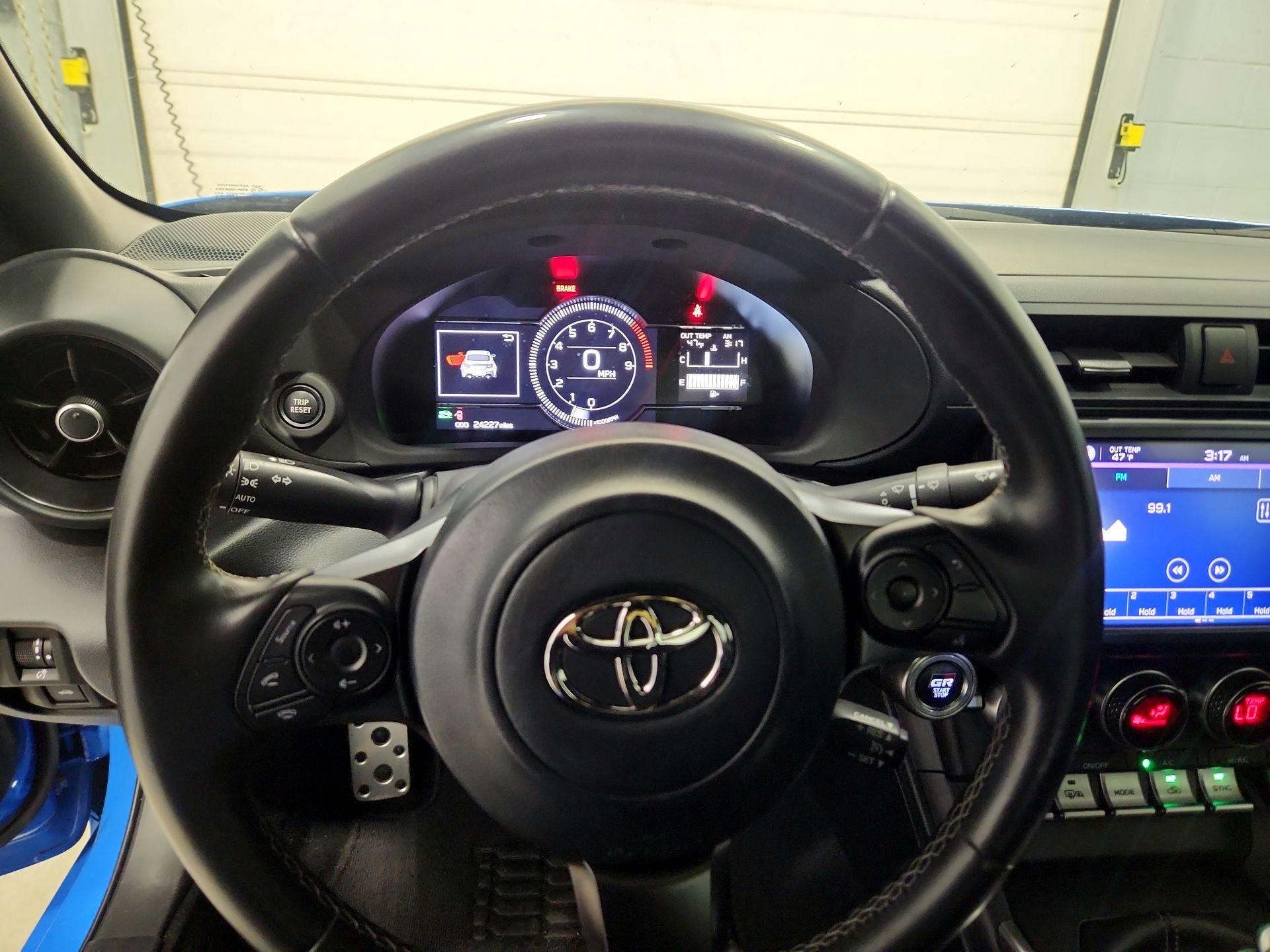 Thumbnail: 2023 Toyota GR86 - 10