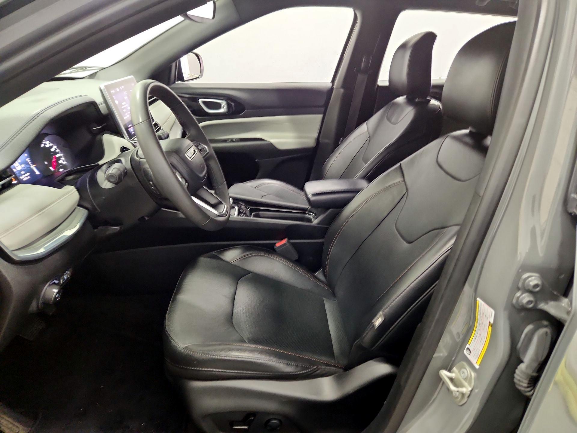 Thumbnail: 2023 Jeep Compass - 11