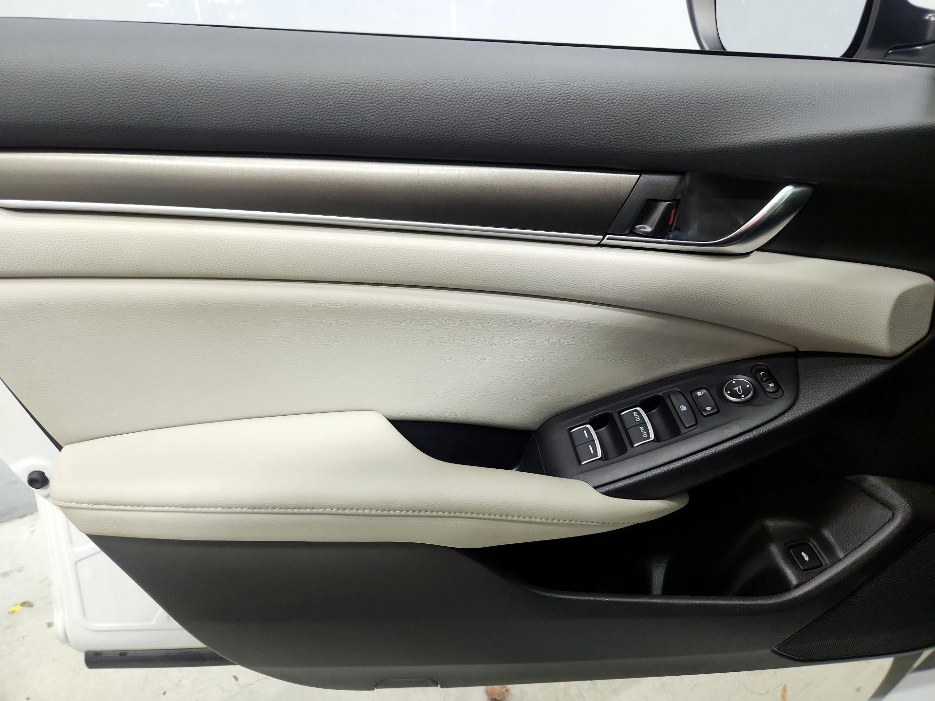 Thumbnail: 2018 Honda Accord - 12