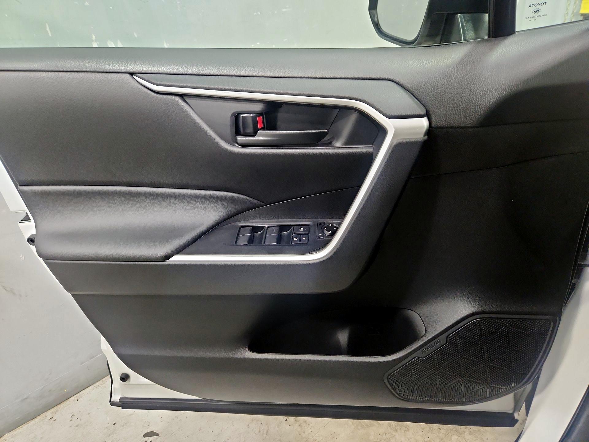 Thumbnail: 2024 Toyota RAV4 - 12