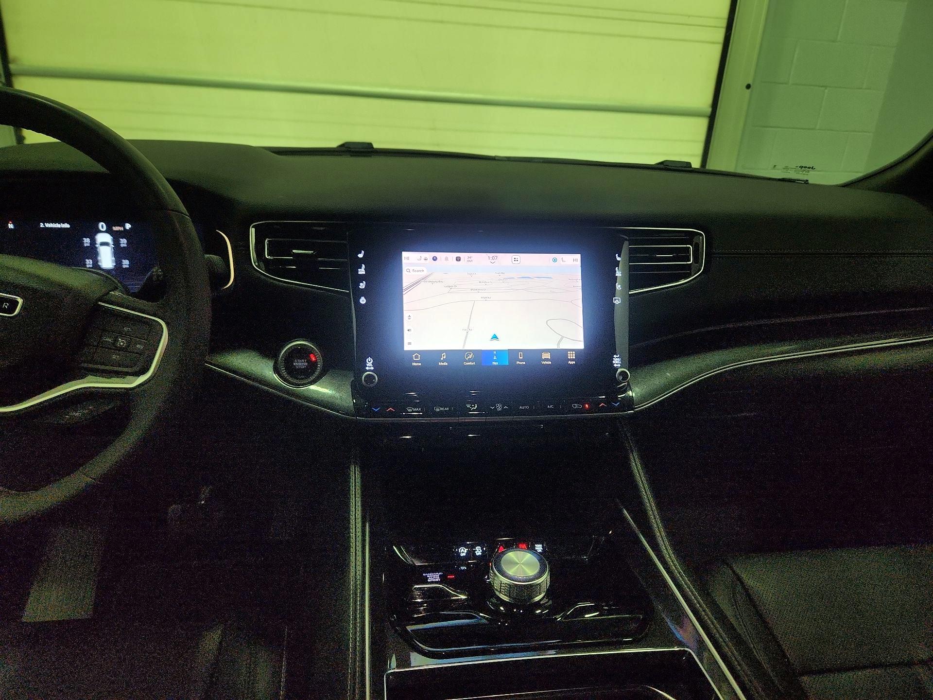 Thumbnail: 2023 Jeep Wagoneer - 9