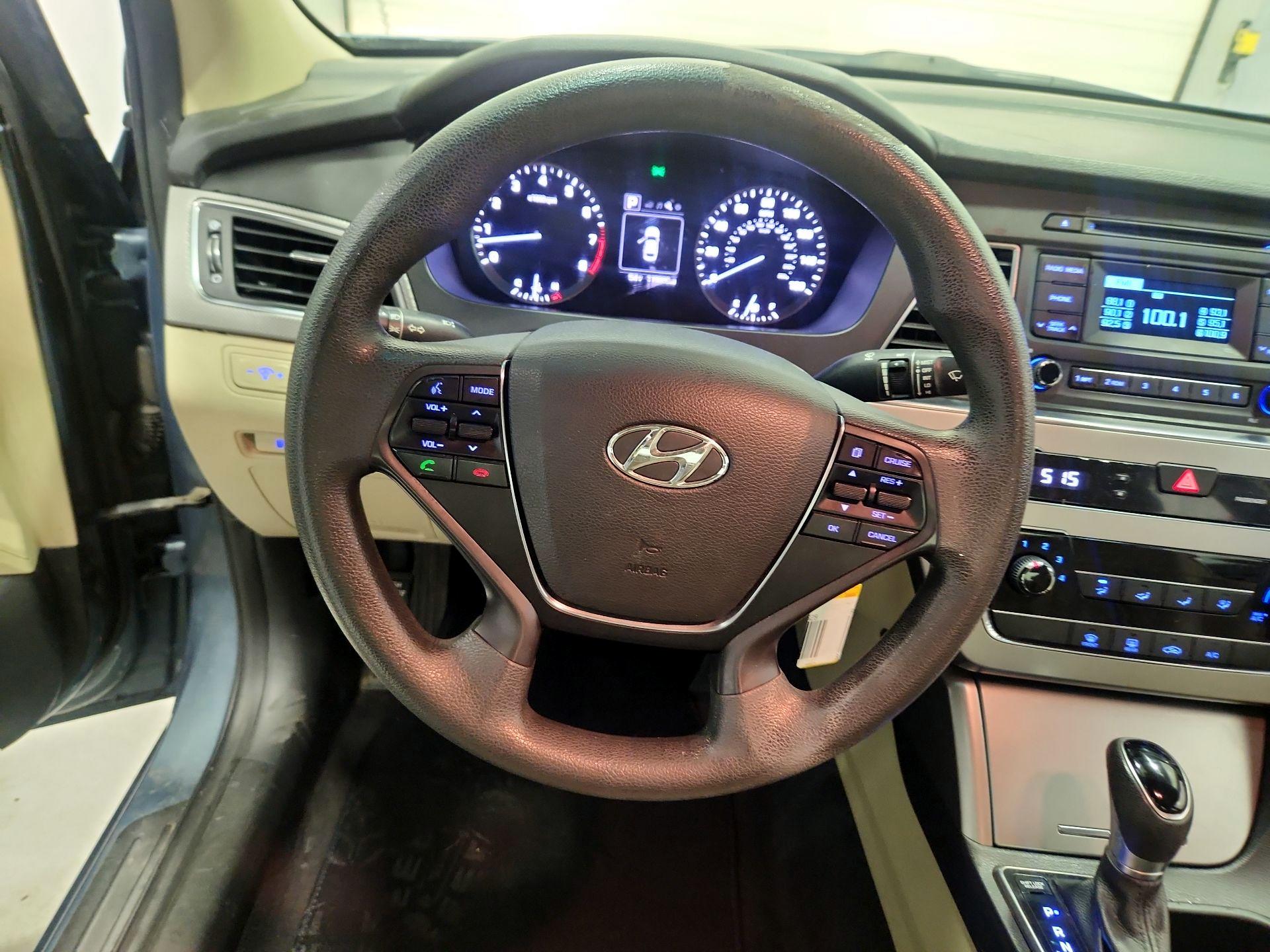 Thumbnail: 2017 Hyundai Sonata - 10