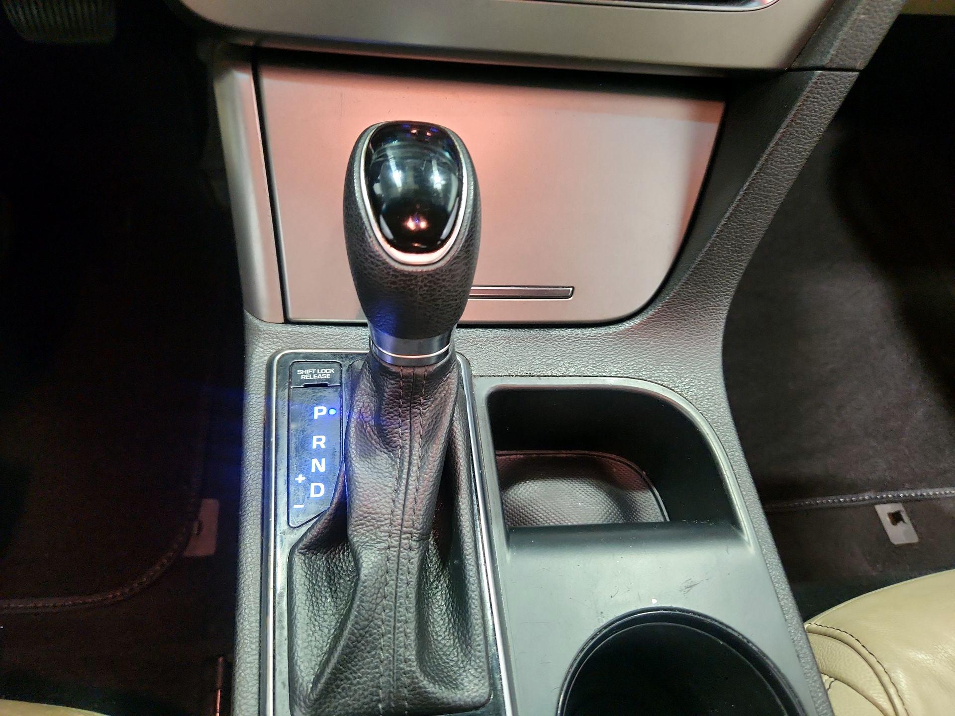 Thumbnail: 2017 Hyundai Sonata - 16